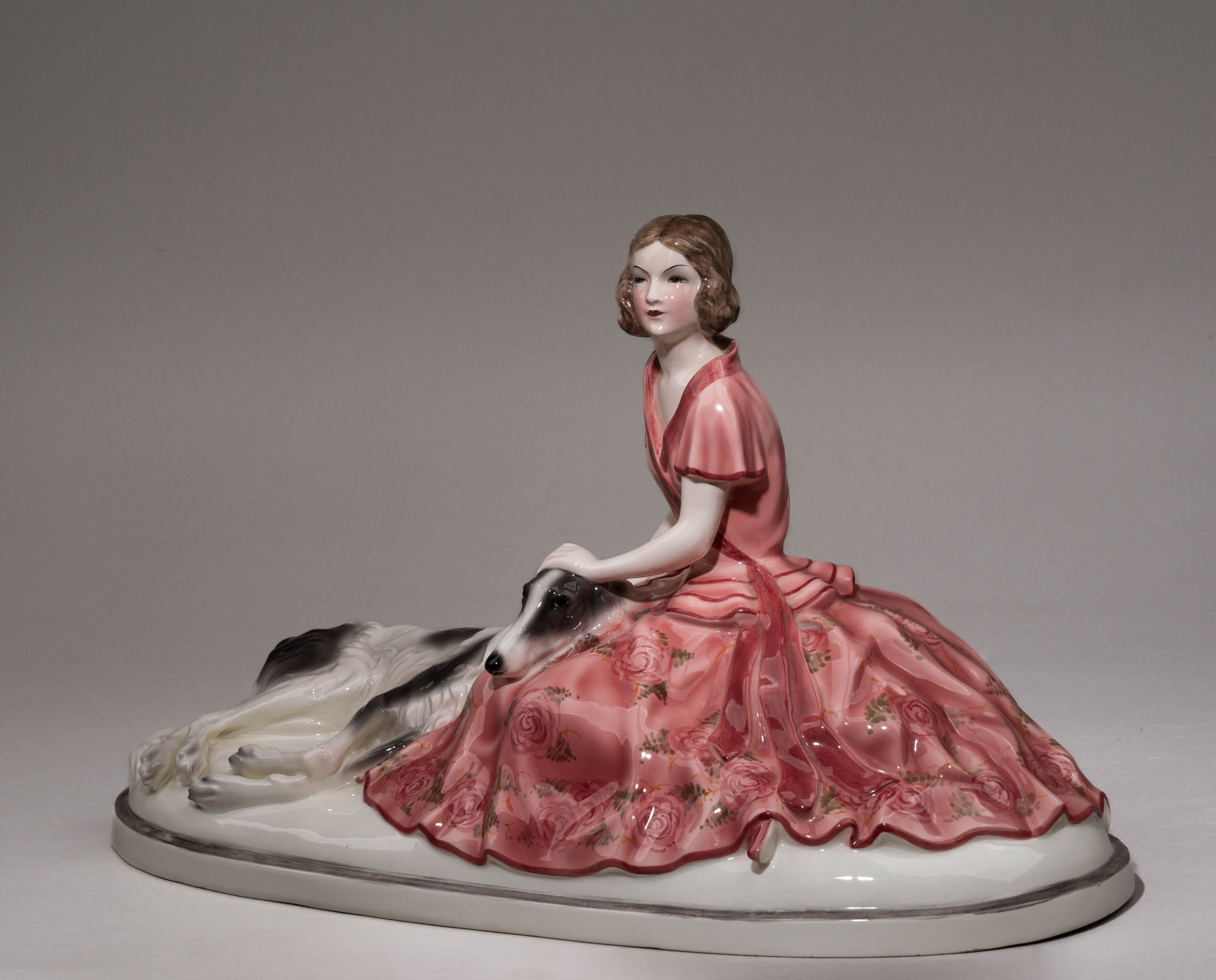 (Ар-деко. Гольдшайдер) Скульптура «Девушка с борзой». Австрия, Вена, фабрика Гольдшайдер, автор модели Йозеф Лоренцль (модель 1932 года), 1937-1941 годы.