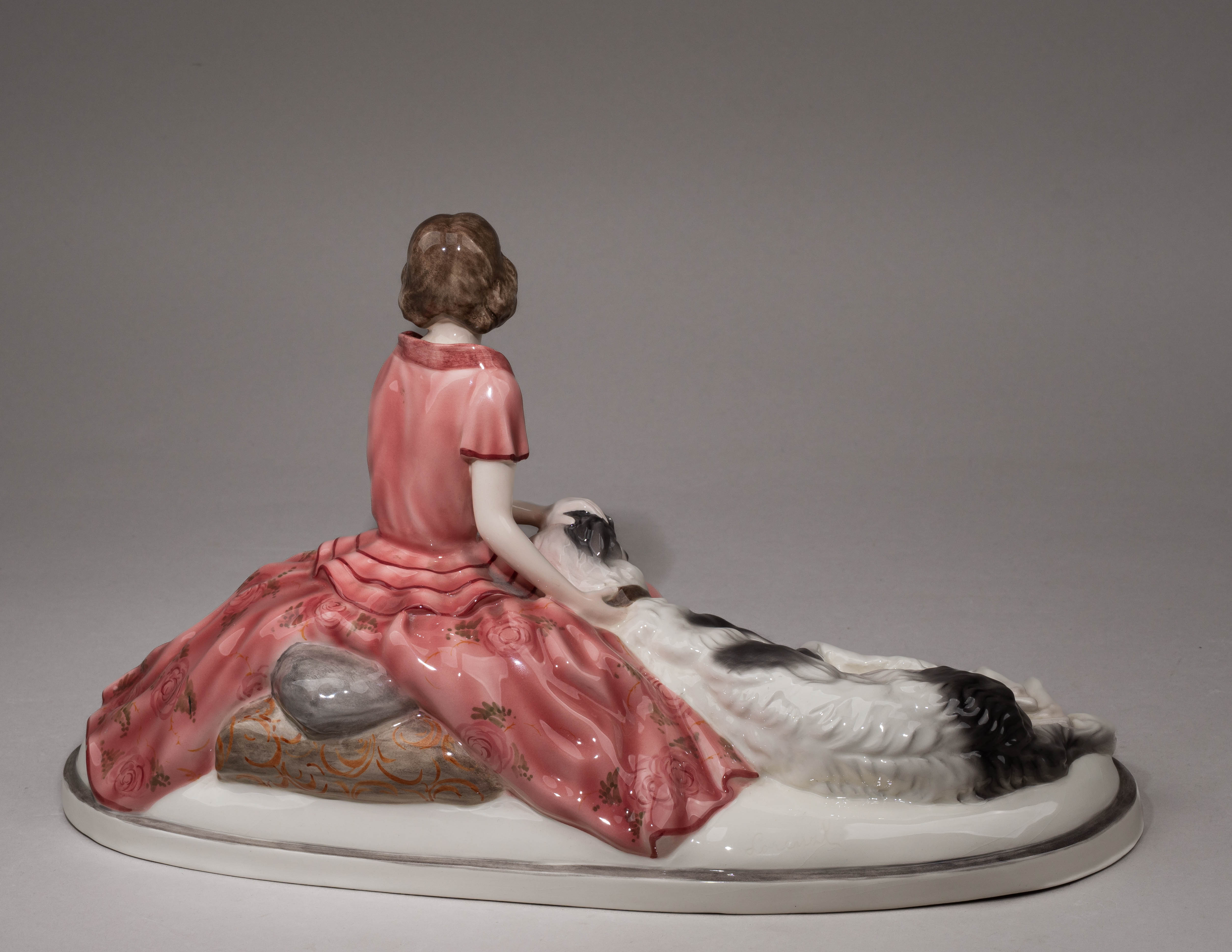 (Ар-деко. Гольдшайдер) Скульптура «Девушка с борзой». Австрия, Вена, фабрика Гольдшайдер, автор модели Йозеф Лоренцль (модель 1932 года), 1937-1941 годы.