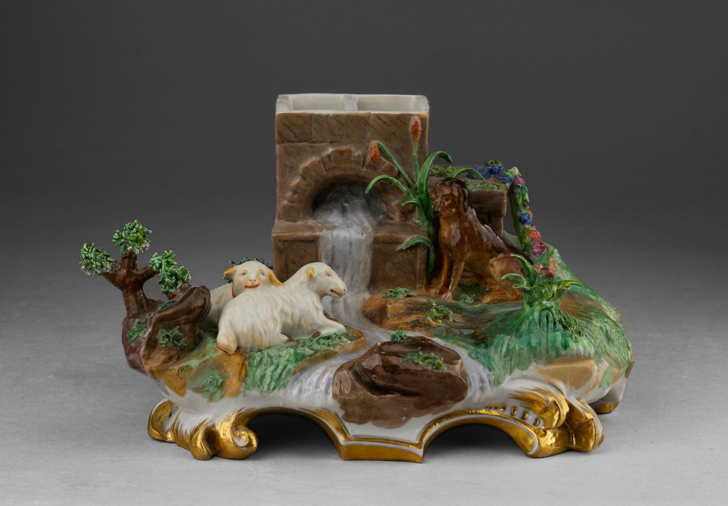 (ИФЗ, Николай I) Скульптура «Пастушья собака и овечки у грота».  Императорский фарфоровый завод, 1825-1855 годы.