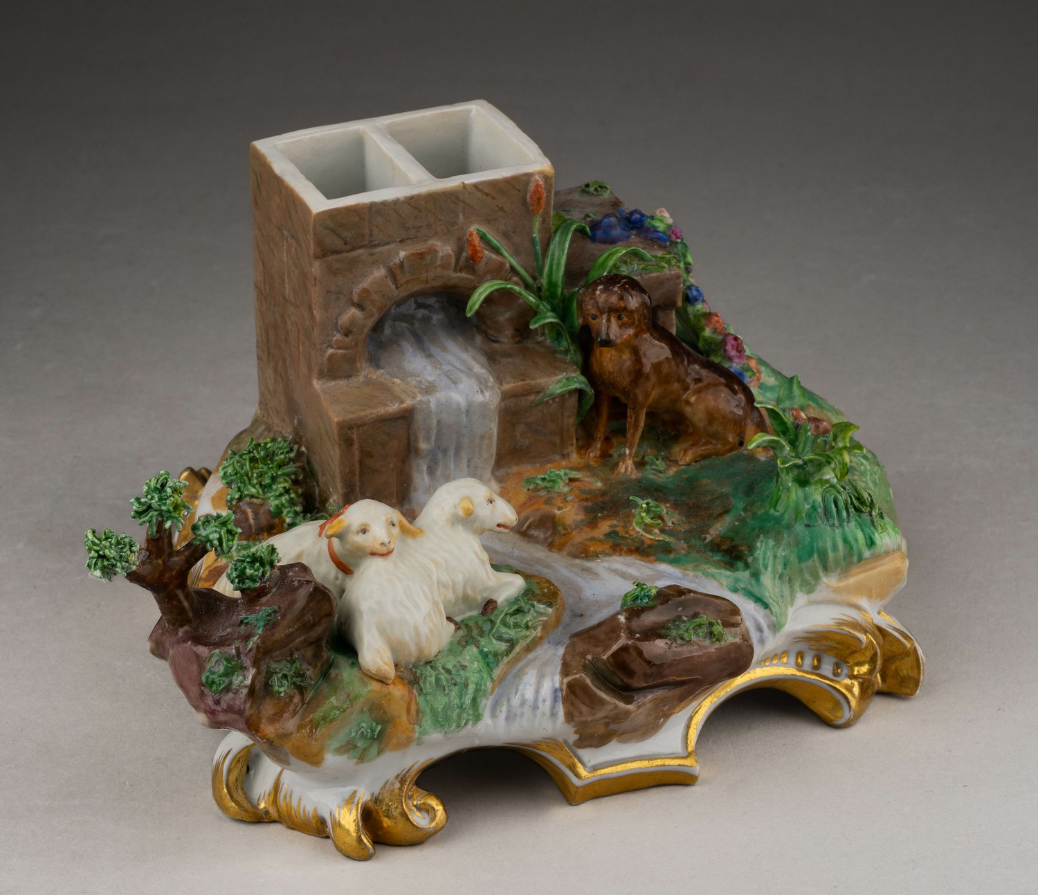 (ИФЗ, Николай I) Скульптура «Пастушья собака и овечки у грота».  Императорский фарфоровый завод, 1825-1855 годы.