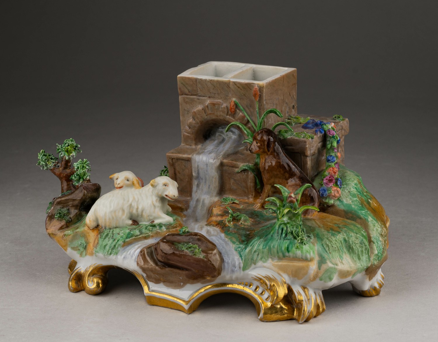 (ИФЗ, Николай I) Скульптура «Пастушья собака и овечки у грота».  Императорский фарфоровый завод, 1825-1855 годы.