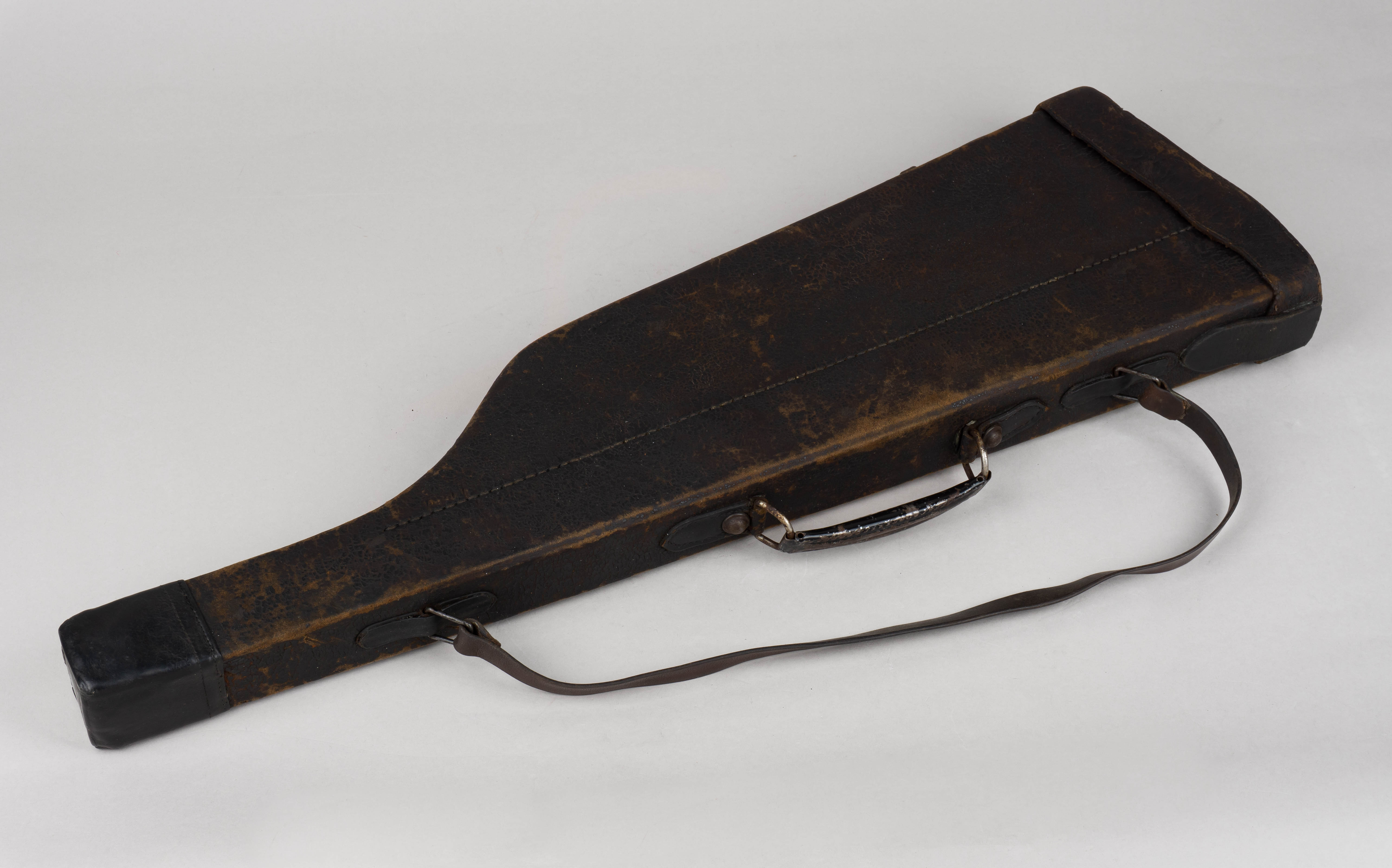 Кофр для охотничьего ружья. Россия, Санкт-Петербургское Т-во Оружейной торговли Н.Бочаговъ и С.Картушовъ, начало XX века.