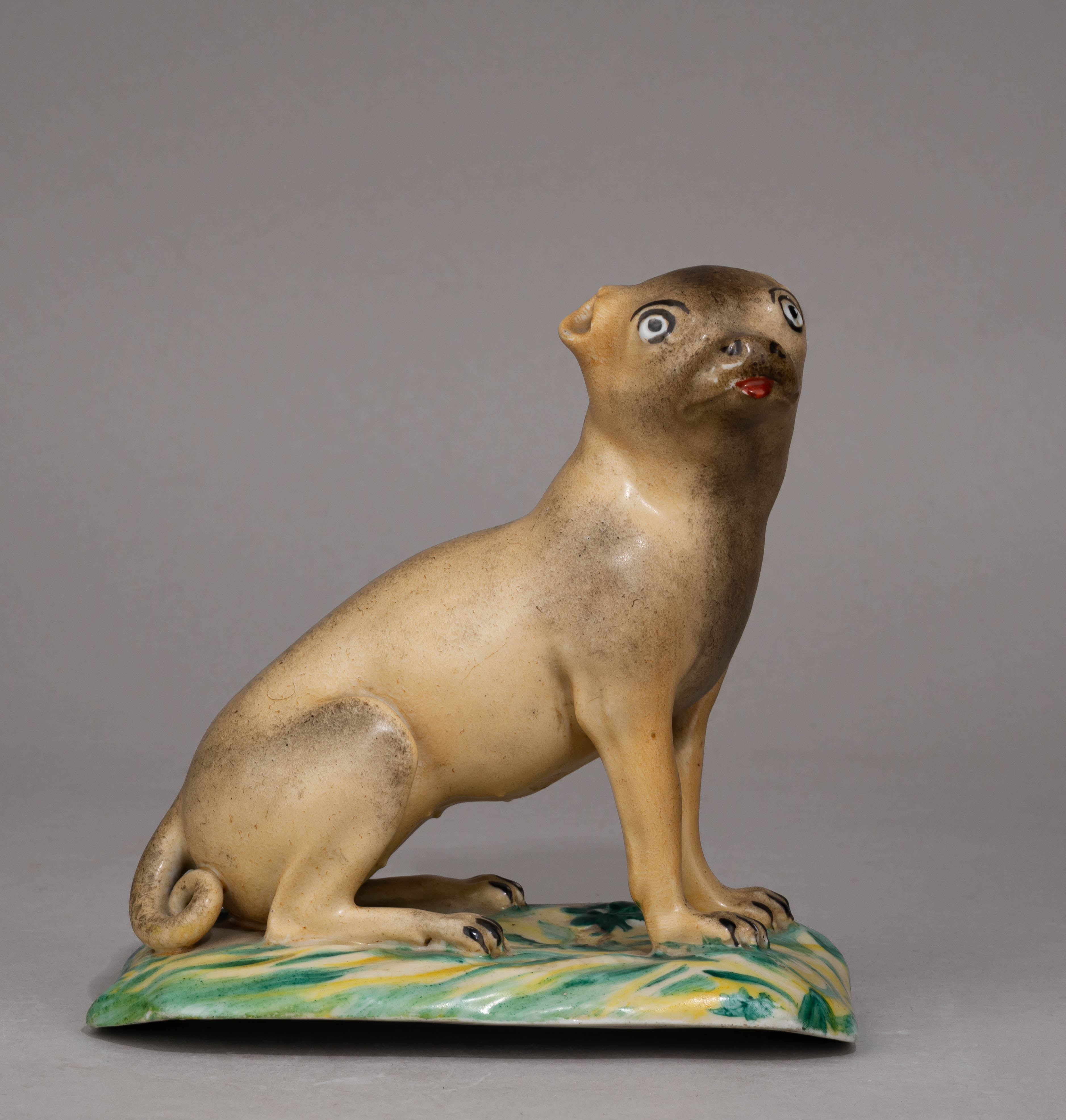 (Завод Тереховых и Киселева) Скульптура - неваляшка «Собака мопс». Россия, Завод братьев Тереховых и А.Л. Киселева, 1830-е – 1850-е годы.