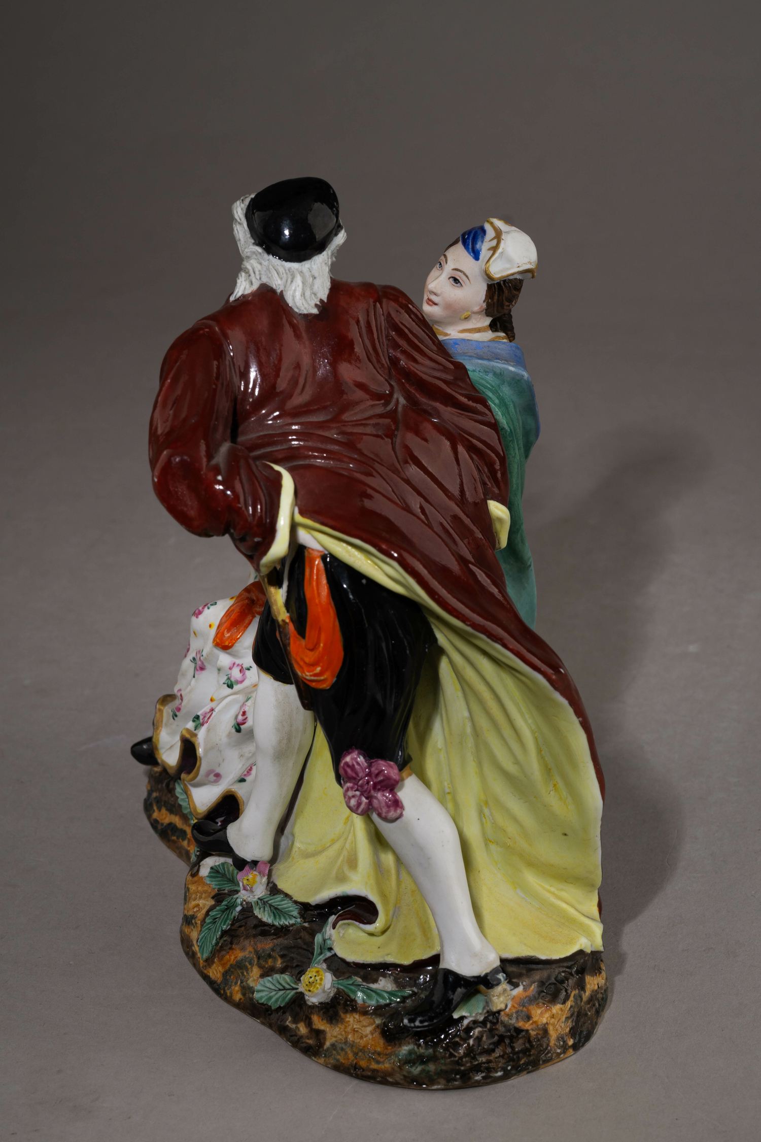 (С экспертизой) Скульптура «Коломбина и Панталоне». Россия, Завод А.Г. Попова, середина XIX века.  По модели скульптора И.И. Кендлера (1741)