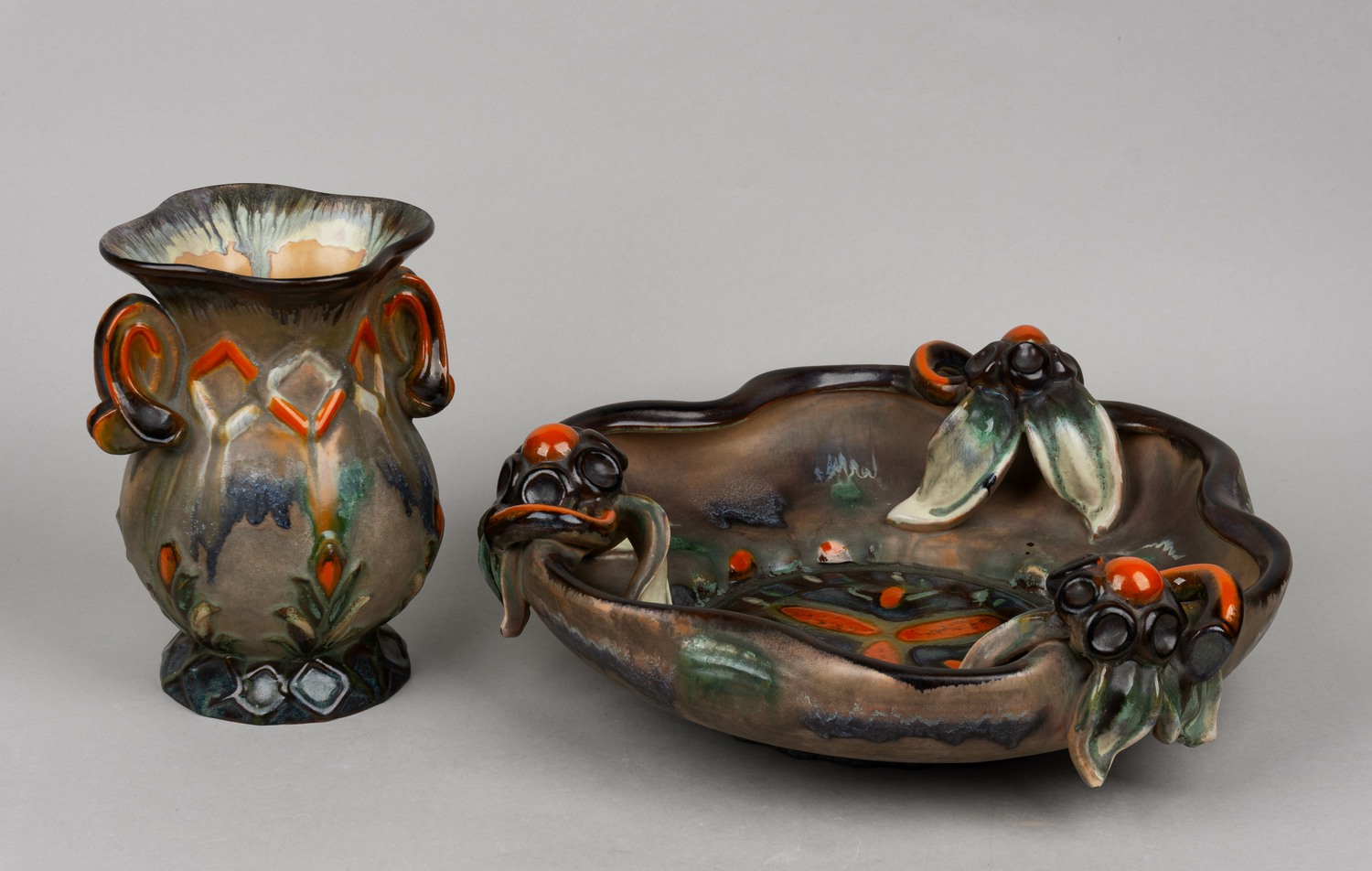 Сет: ваза для цветов и ваза для фруктов. Германия, Берлин, Фабрика керамических изделий Георгенталь (Georgenthal), 1930-е годы.