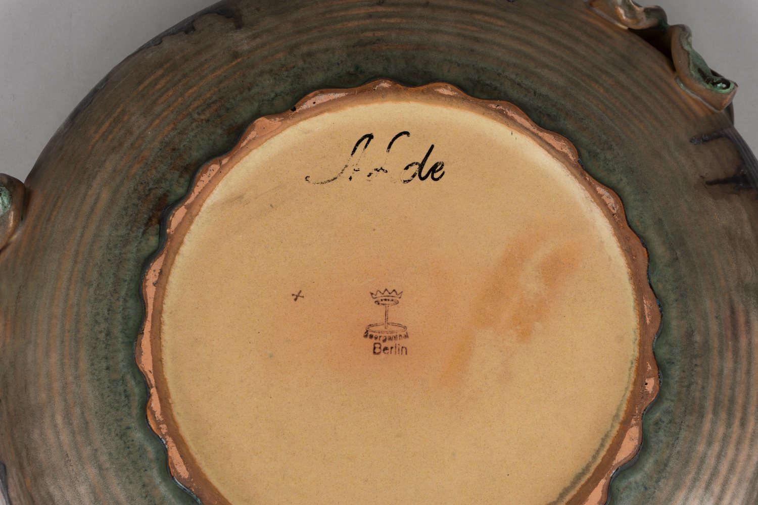 Сет: ваза для цветов и ваза для фруктов. Германия, Берлин, Фабрика керамических изделий Георгенталь (Georgenthal), 1930-е годы.