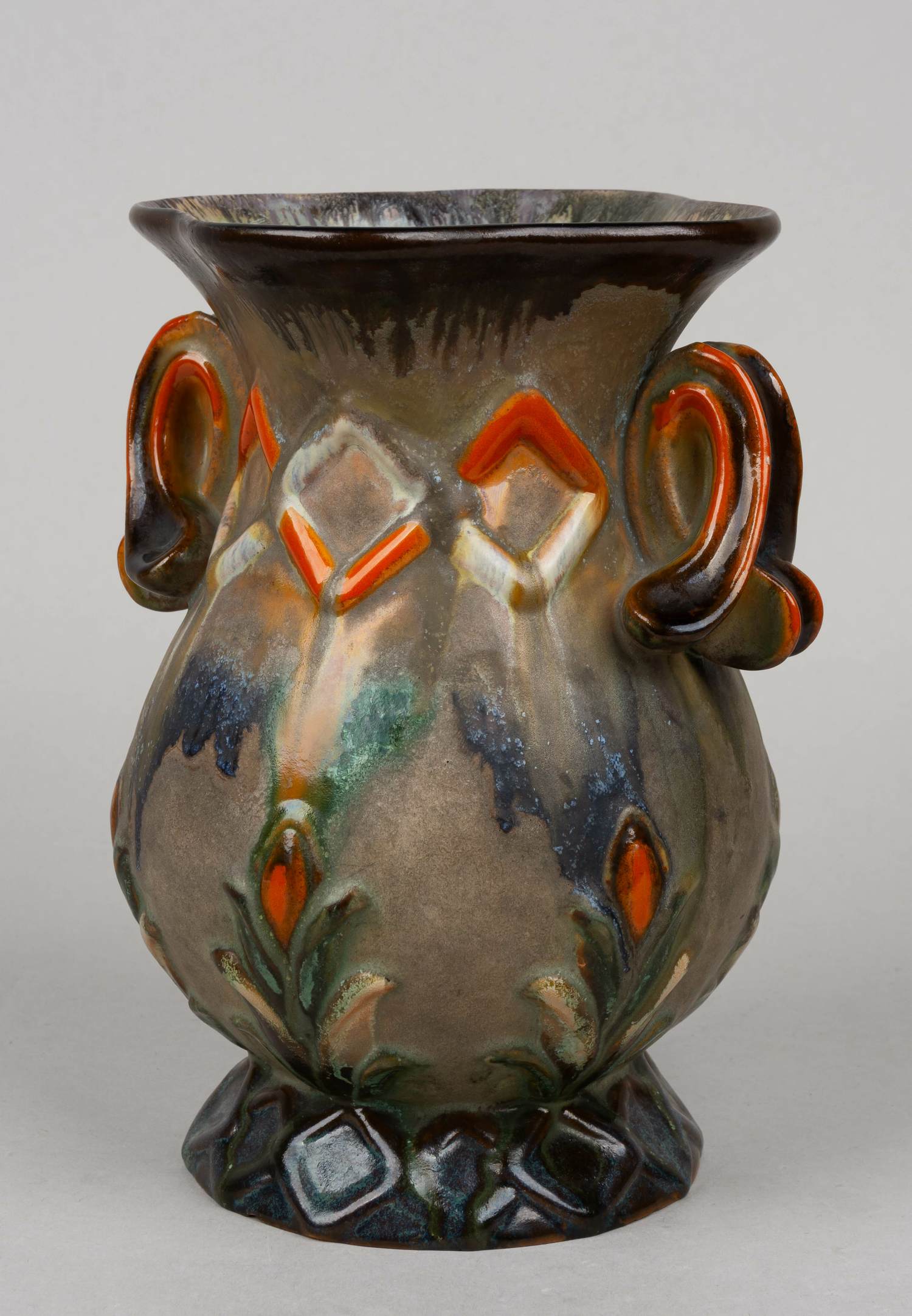 Сет: ваза для цветов и ваза для фруктов. Германия, Берлин, Фабрика керамических изделий Георгенталь (Georgenthal), 1930-е годы.