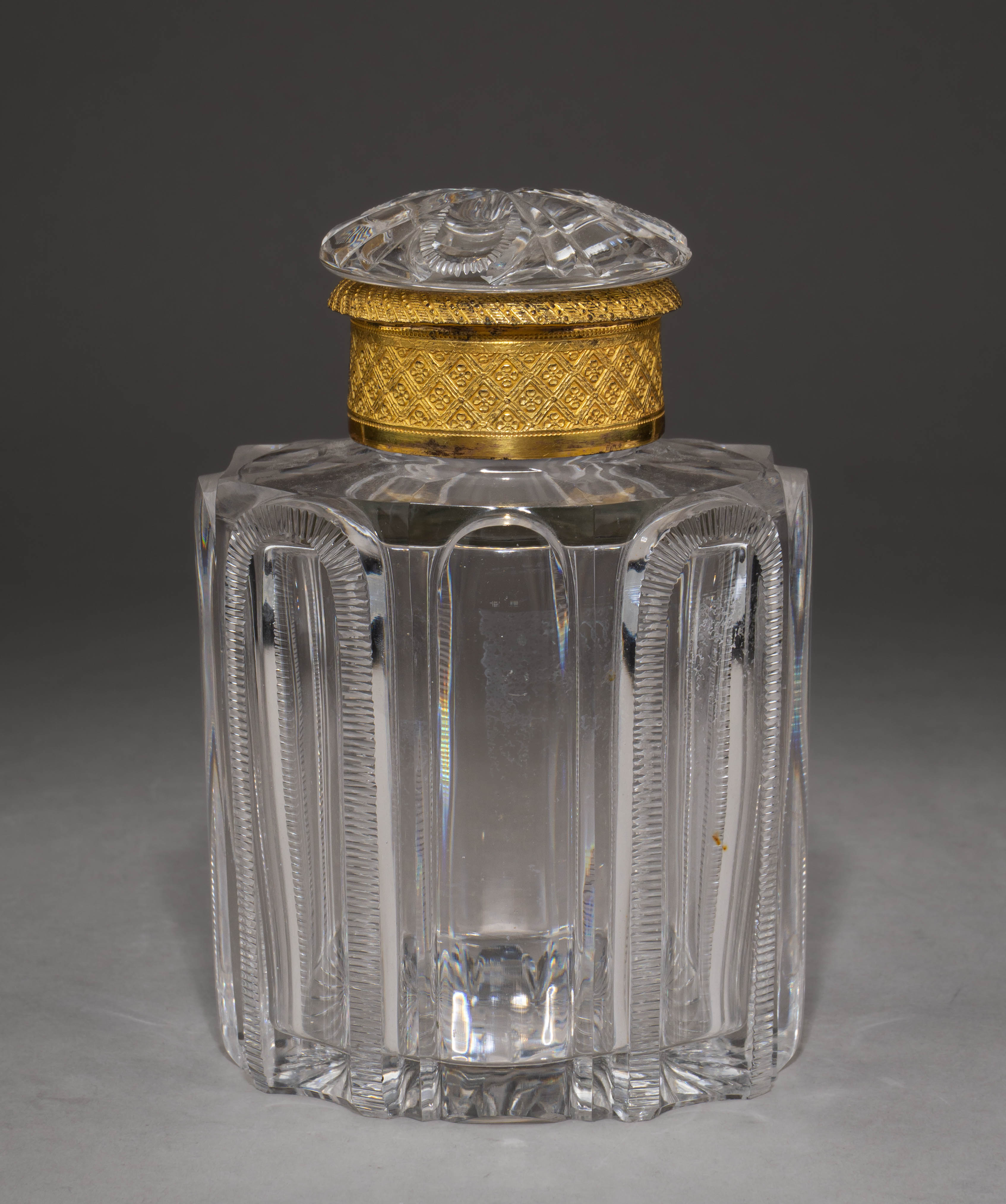 (Ампир) Чайница в чеканной оправе.
Первая четверть XIX века.