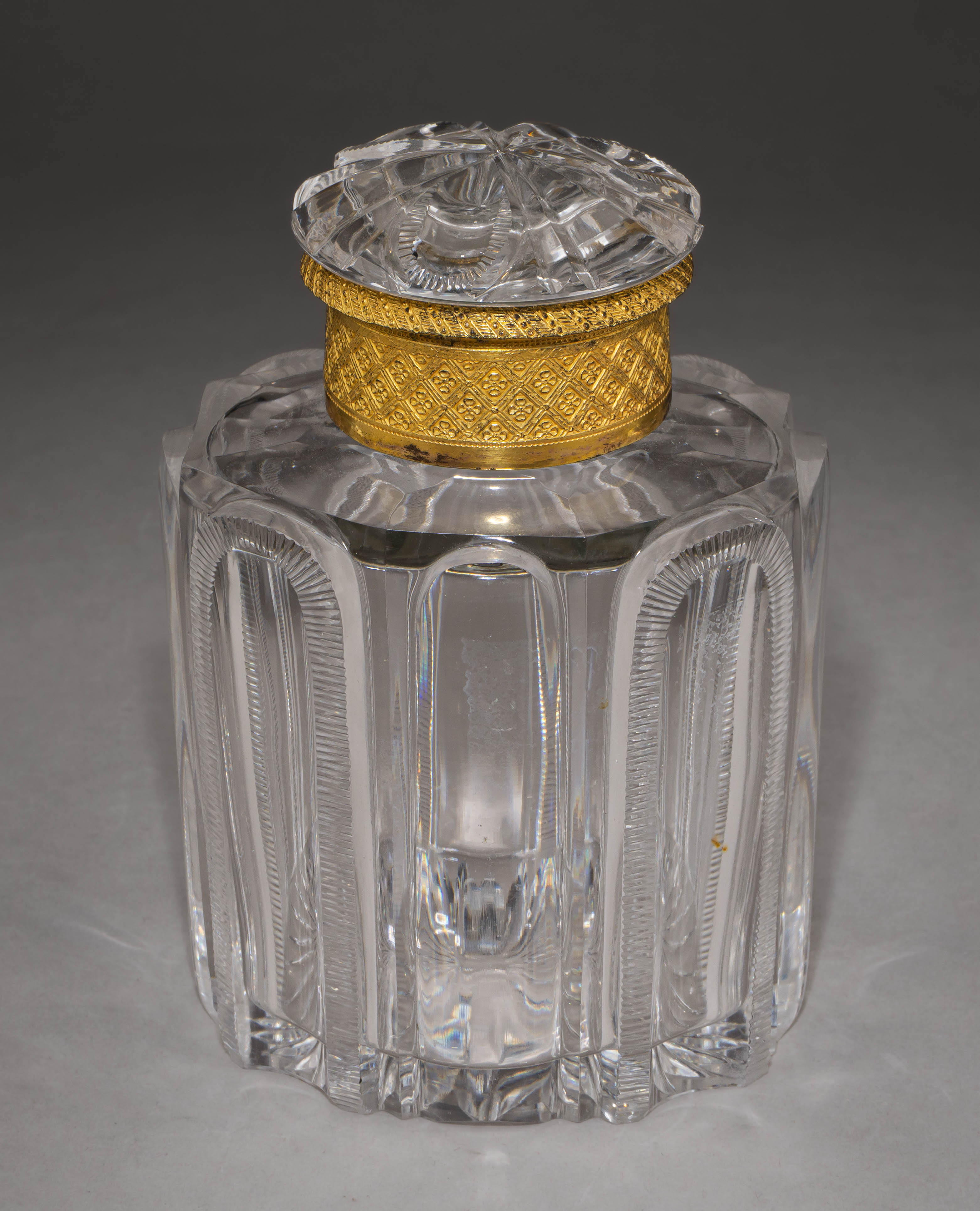 (Ампир) Чайница в чеканной оправе.
Первая четверть XIX века.