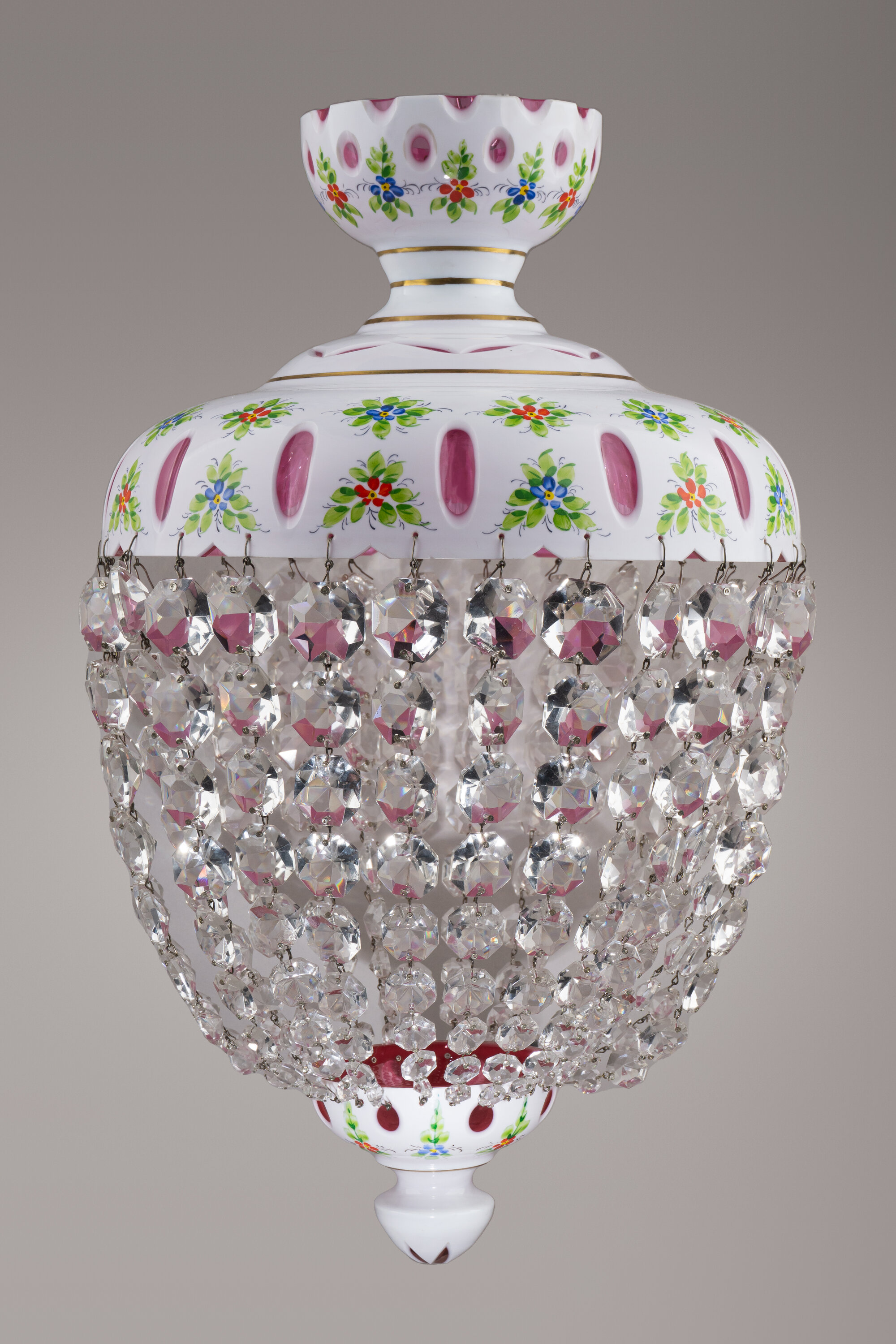 Люстра с цветочной росписью и хрустальными подвесками. Чехословакия, 1950-60-е годы.