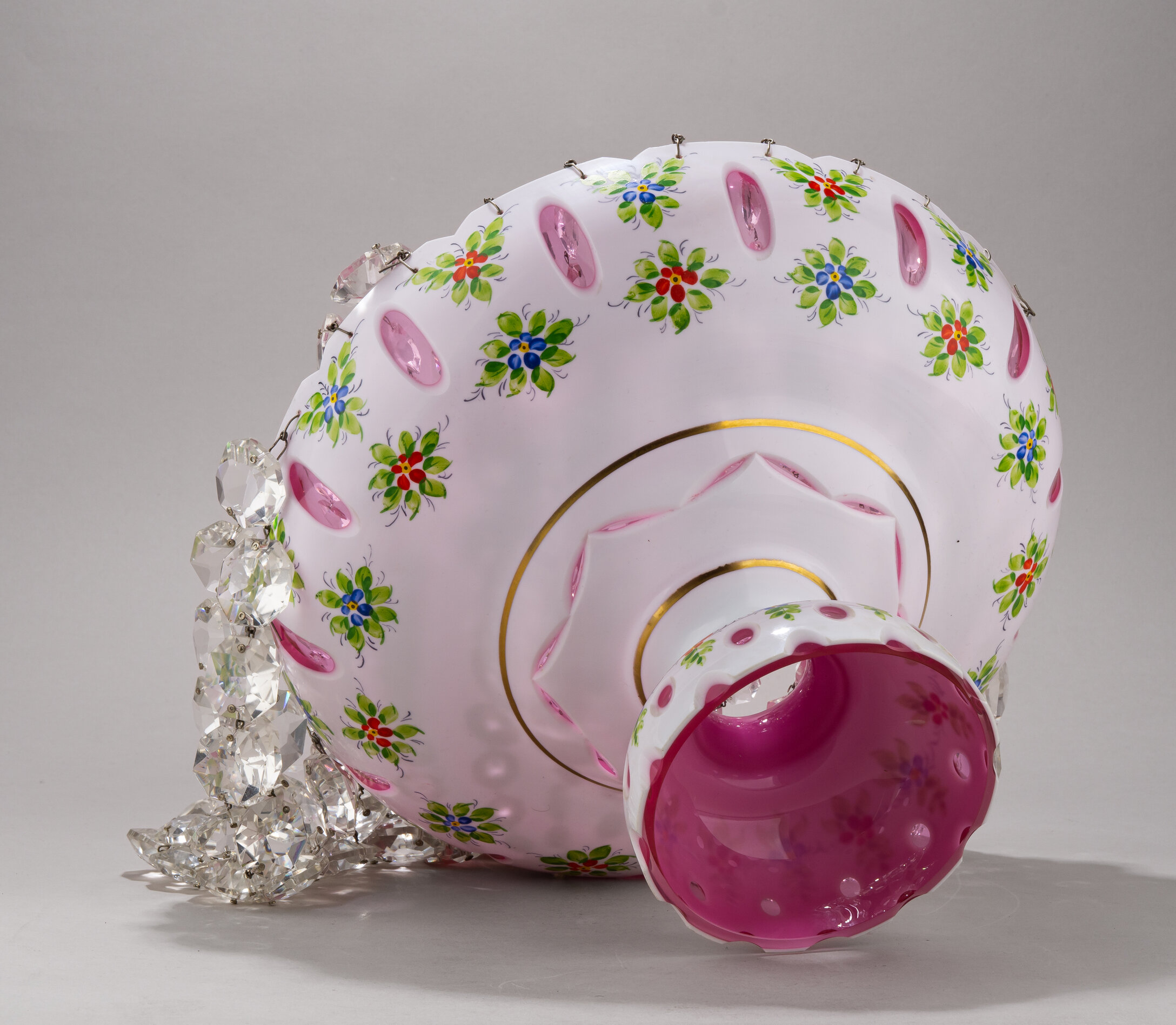 Люстра с цветочной росписью и хрустальными подвесками. Чехословакия, 1950-60-е годы.