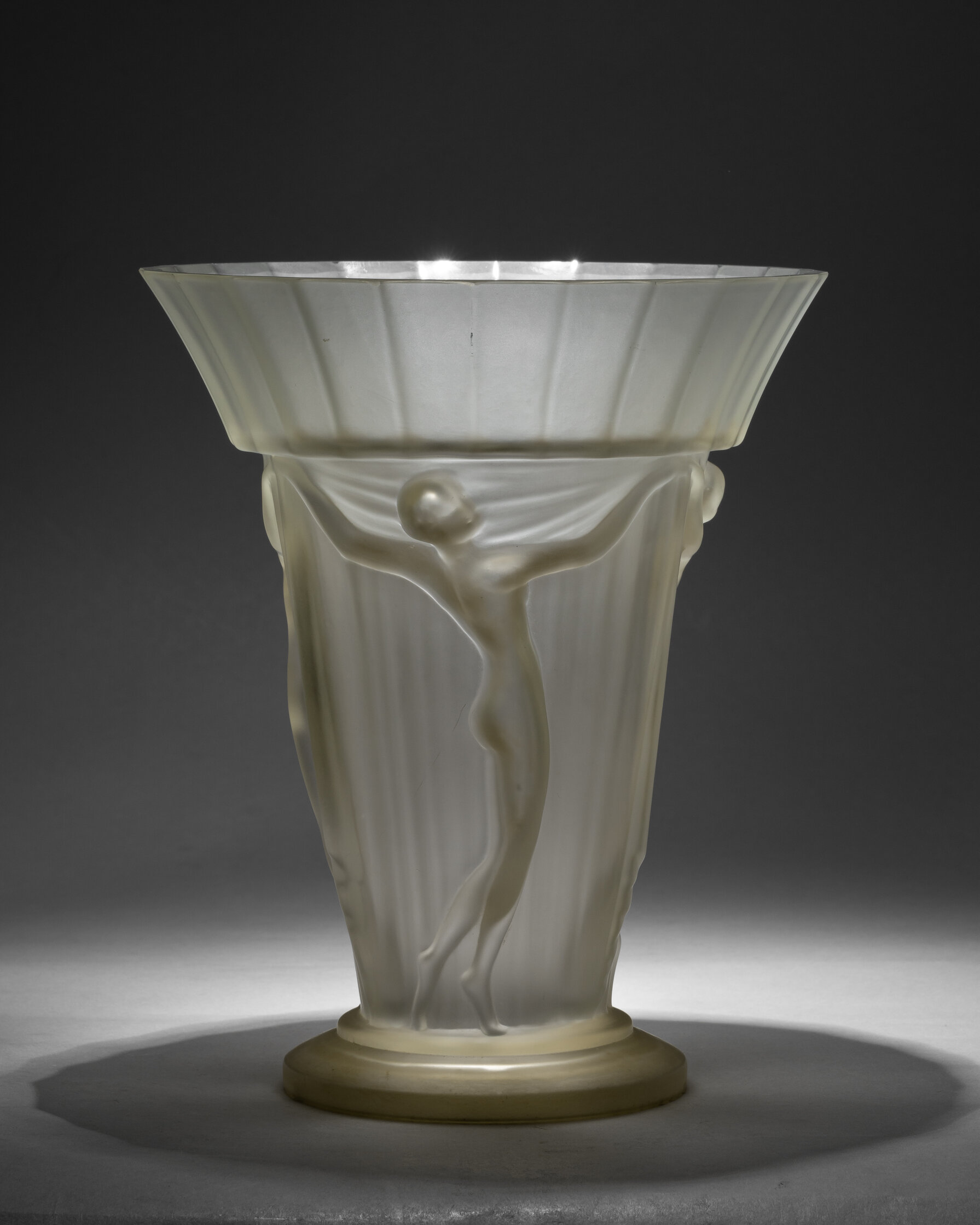 Ваза в стиле ар-деко «Фарандола».
Франция, 1920–1930 годы.