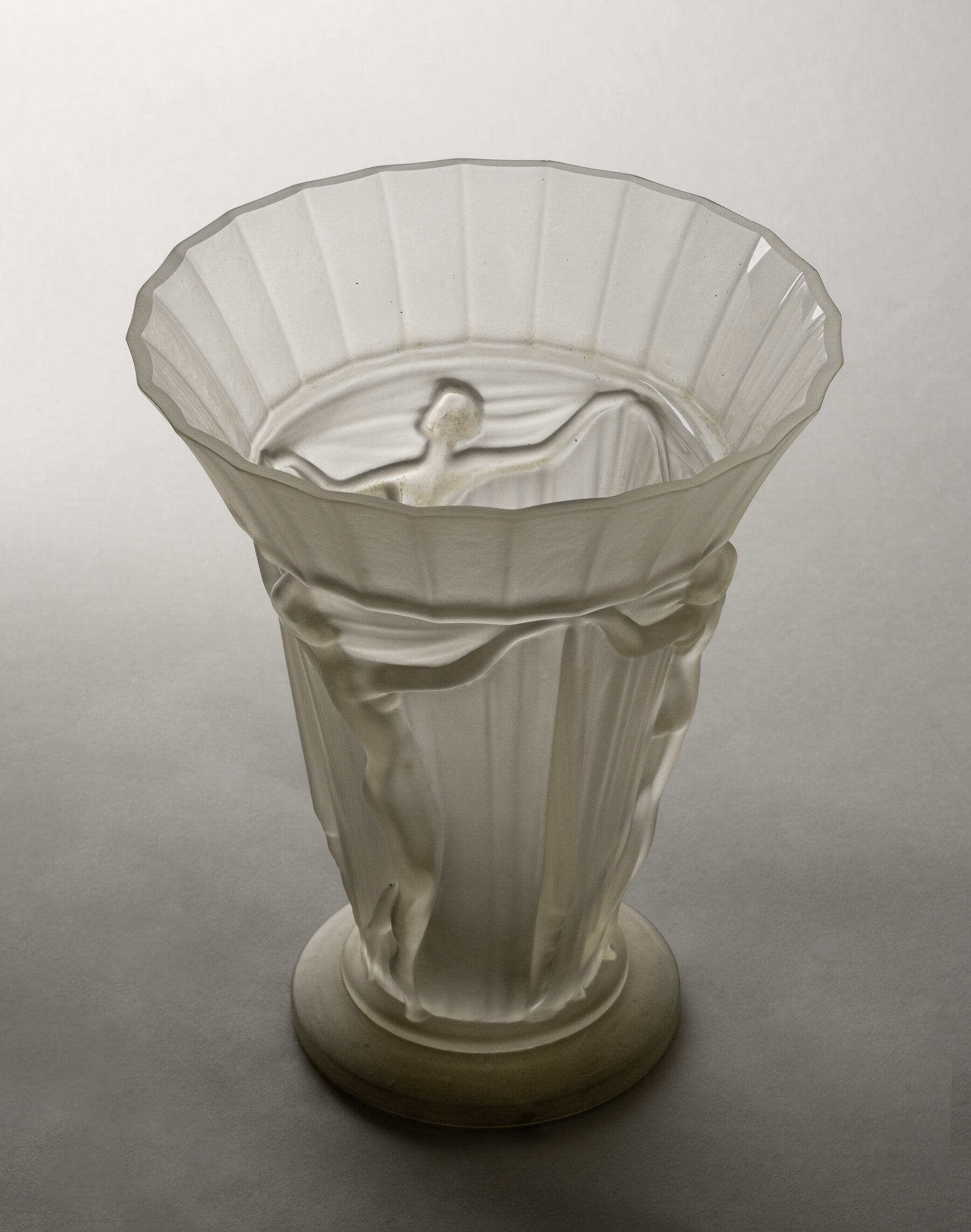 Ваза в стиле ар-деко «Фарандола».
Франция, 1920–1930 годы.