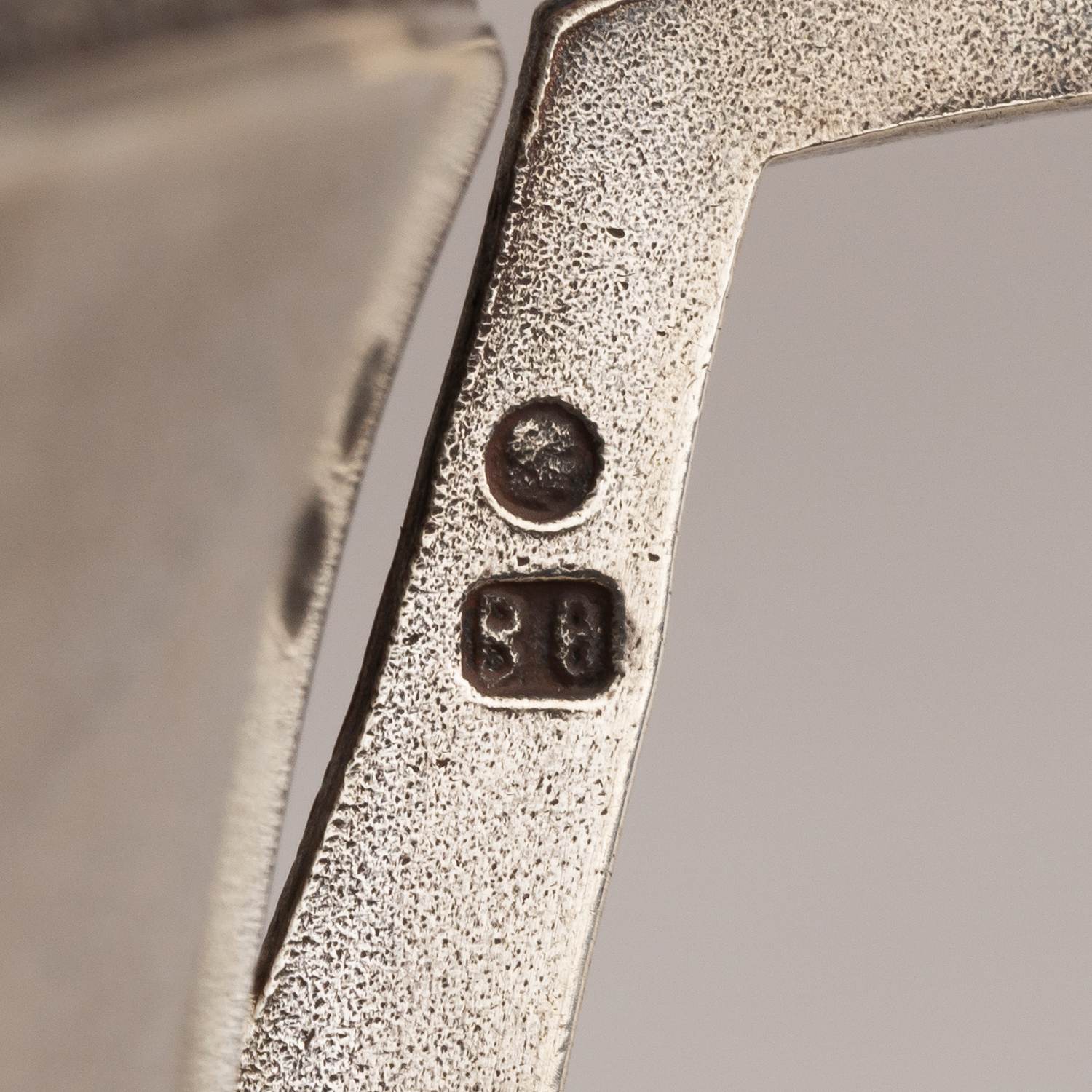 Вазочка в стиле модерн. 
Россия, Москва, мастер-монограммист «ВѲ», 1908–1917 годы.