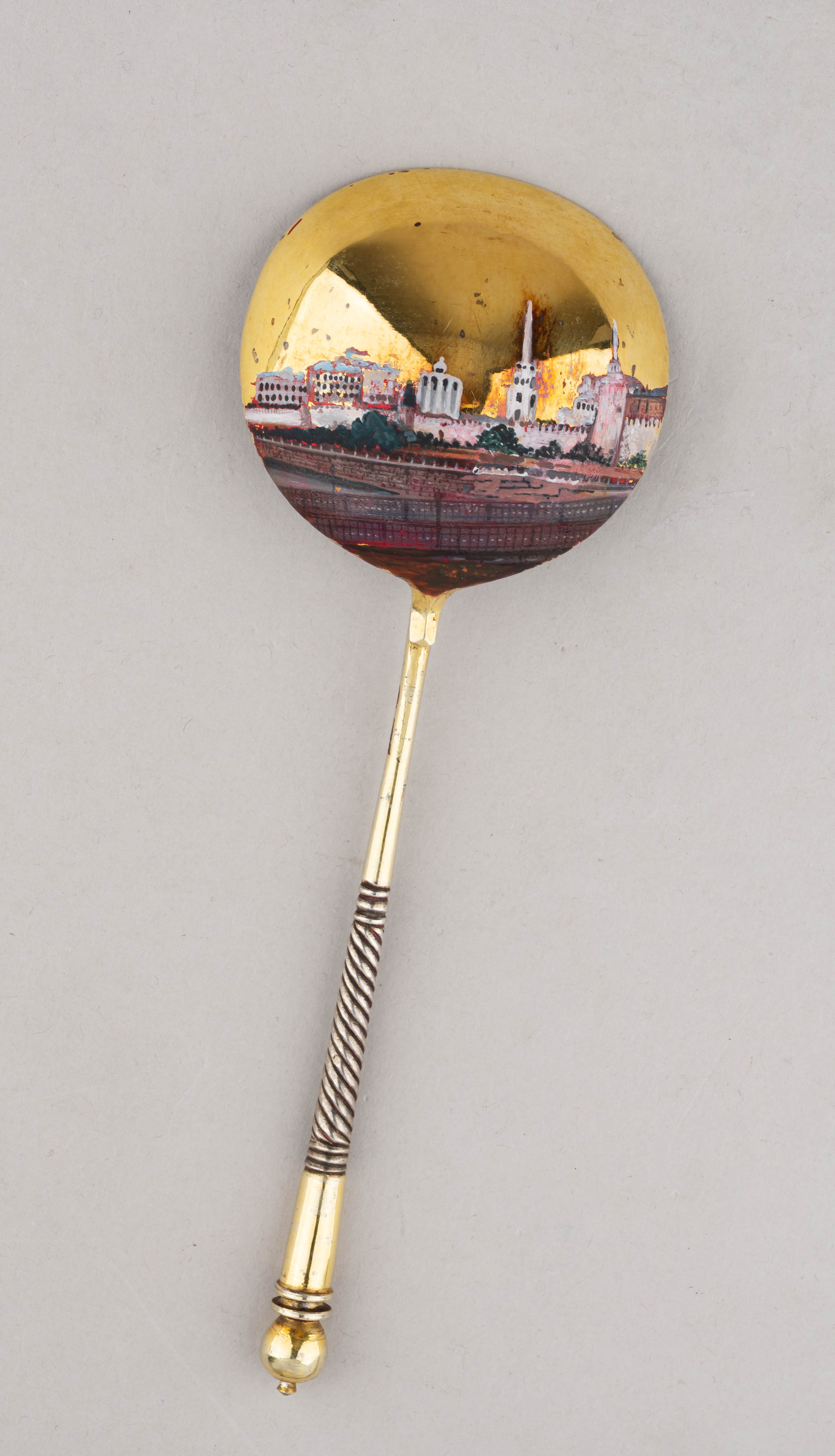 Ложка десертная с изображением Кремля.
Россия, Москва, 1899–1908 годы.