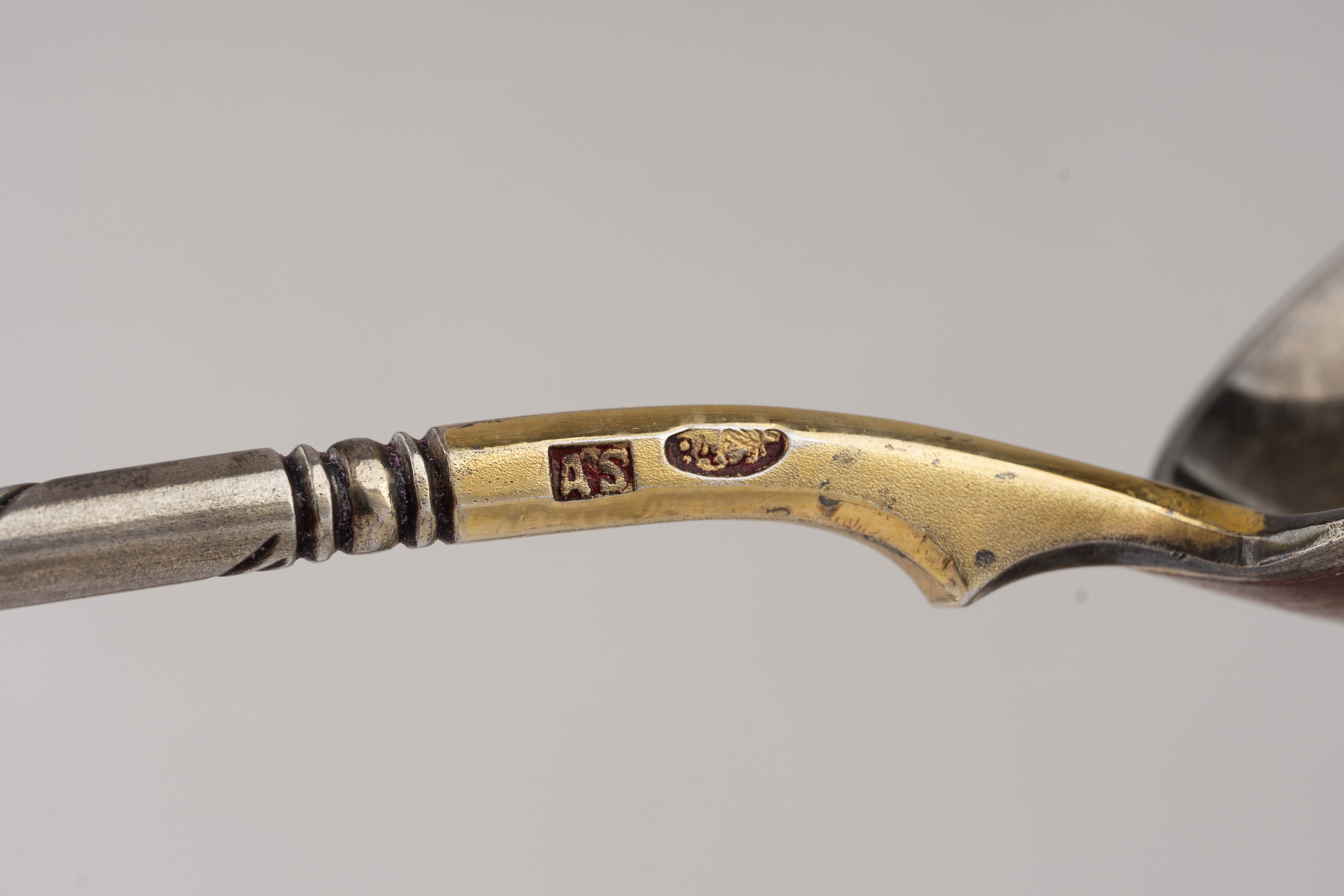 Ложка десертная с изображением Медного всадника.
Россия, Санкт-Петербург, мастер-монограммист «AS». 1899–1903 годы.