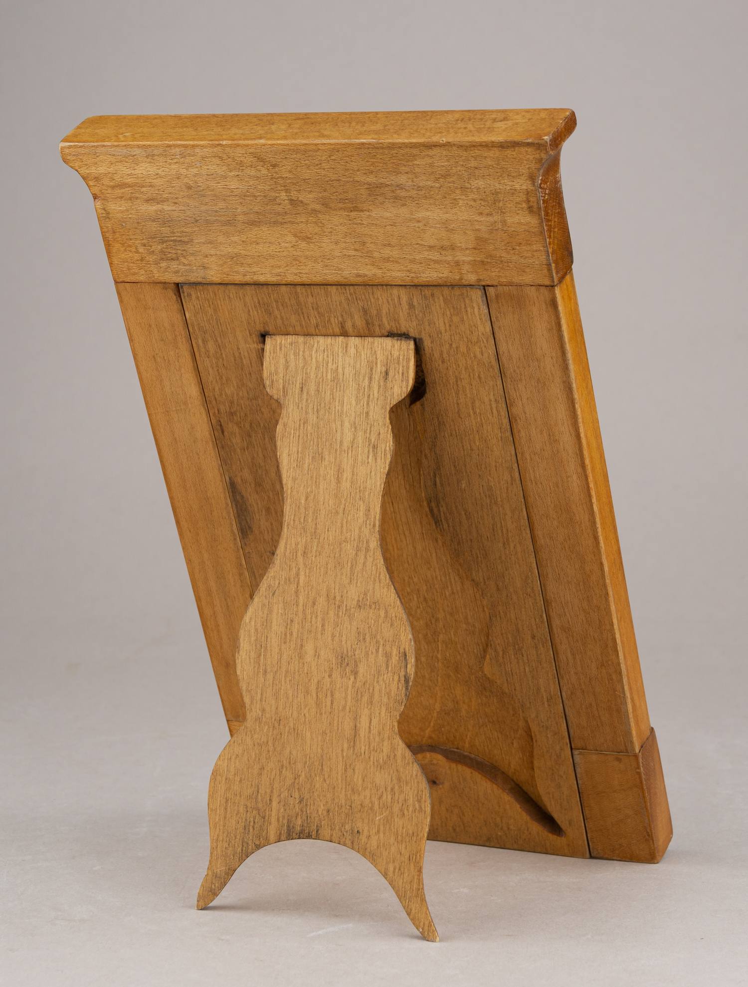 (Фаберже. С экспертизой).  Рама для фото. Дизайн с лебедями.   
Санкт-Петербург, фирма К. Фаберже, мастер Андерс Невалайнен, 1908-1917гг.