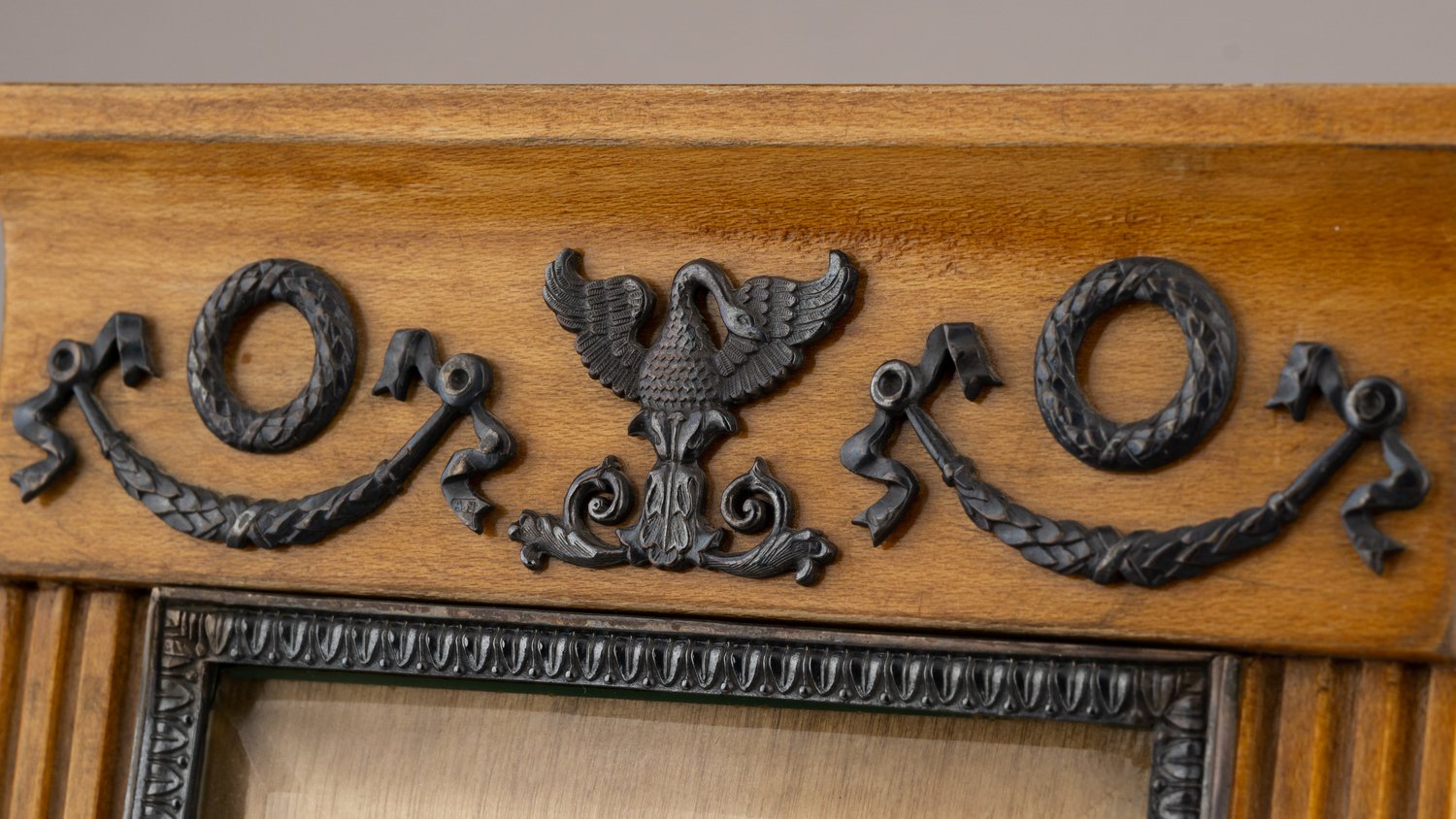 (Фаберже. С экспертизой).  Рама для фото. Дизайн с лебедями.   
Санкт-Петербург, фирма К. Фаберже, мастер Андерс Невалайнен, 1908-1917гг.