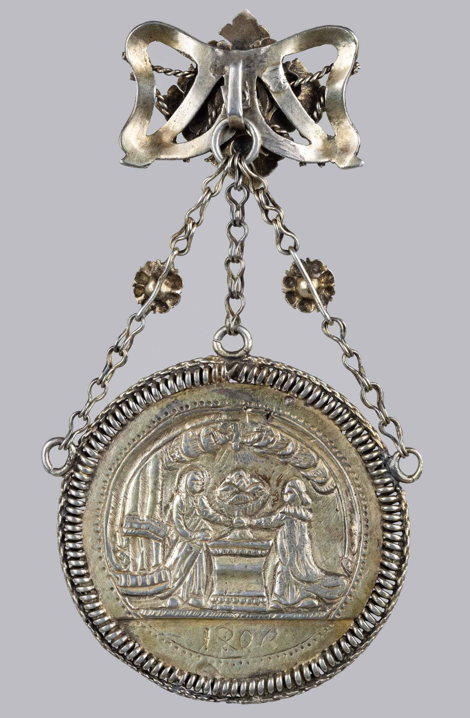 Украшение из дукача.
Российская империя, 1800 гг.