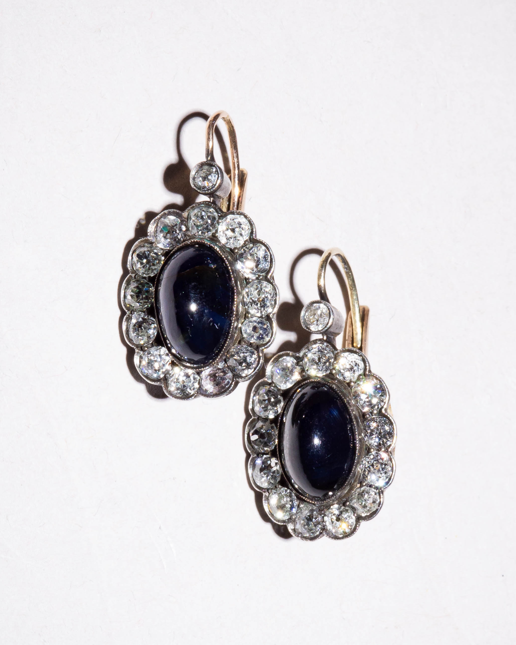 (Сапфиры 8,40 карат) Серьги «малины» с сапфирами и бриллиантами.  
Россия, конец XIX – начало XX века.