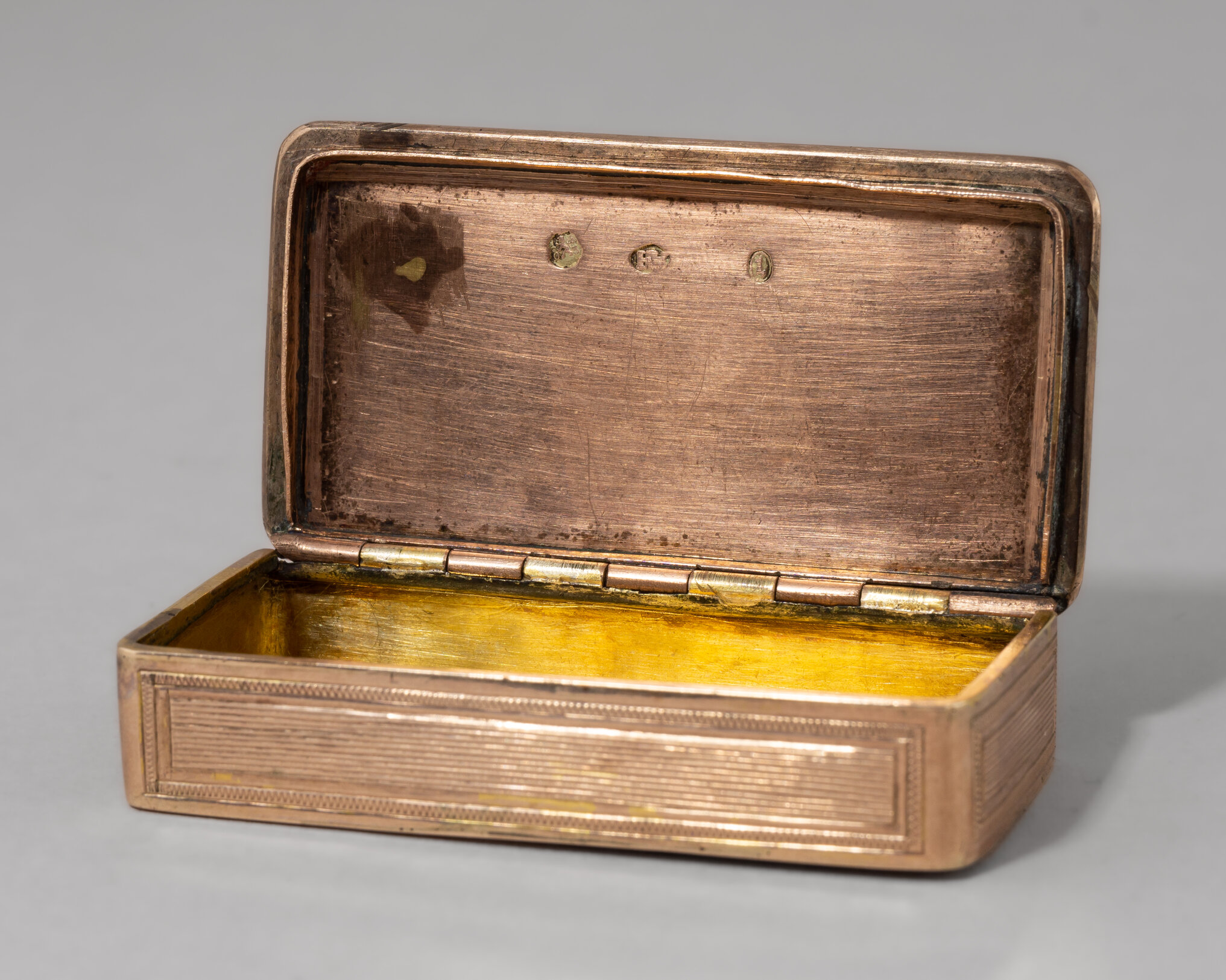 Табакерка золотая с камеей с профилем древнегреческого мыслителя.
Германия, Брауншвейг, 1803.