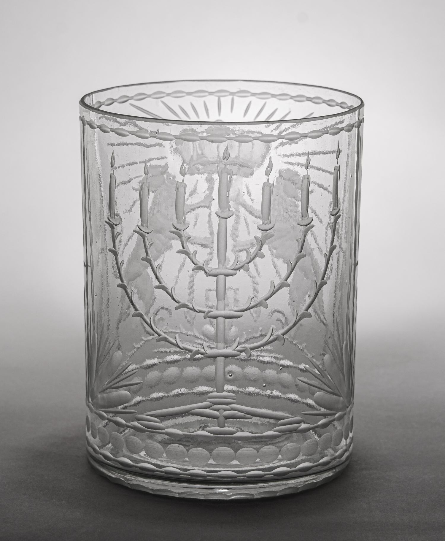 (Иудаика). Стакан с изображением меноры.
Польша в составе Российской империи, вторая половина XIX в.