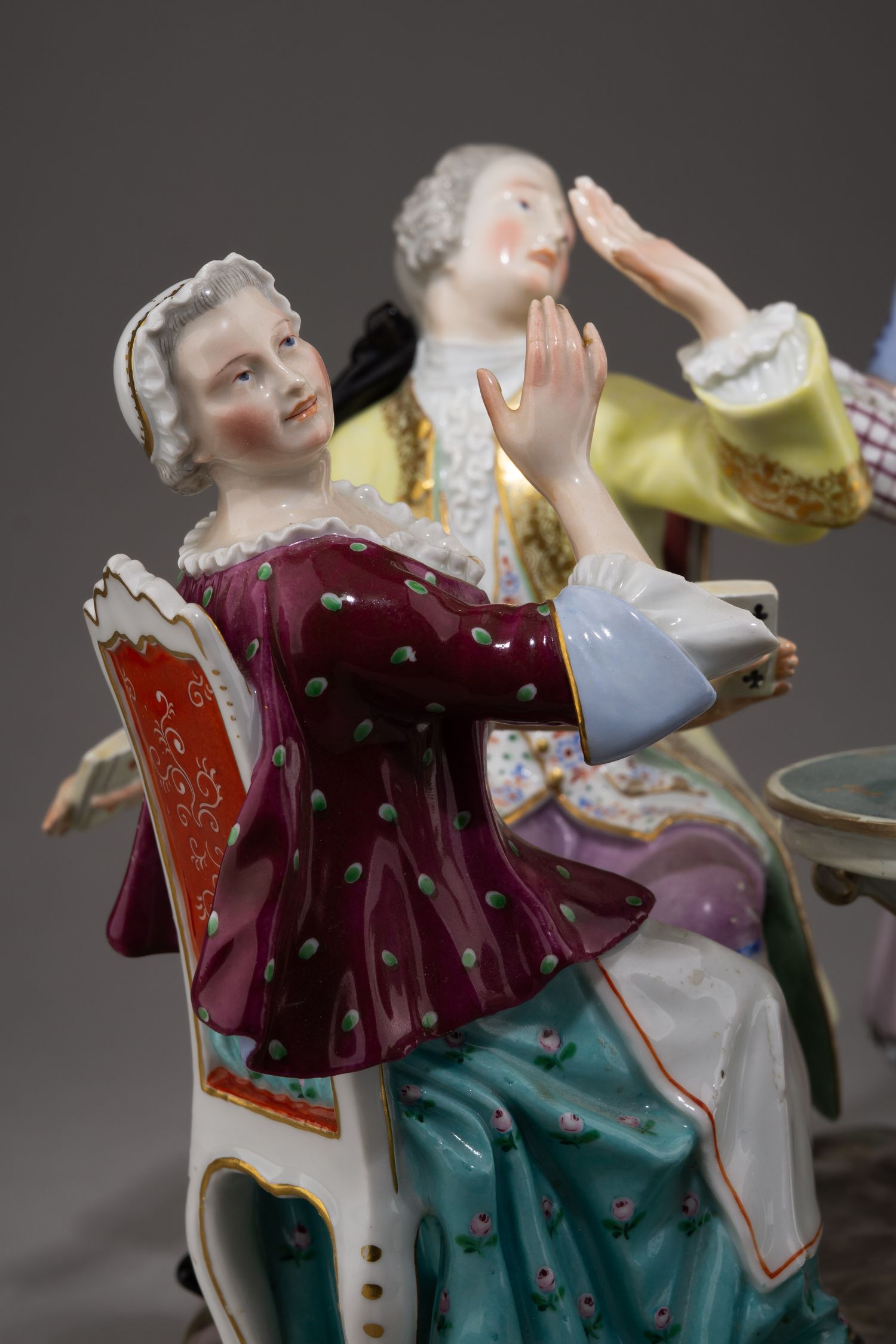 (Мейсен) Скульптурная группа «Сюрприз». Германия, Мейсенская фарфоровая мануфактура, автор модели Иоганн Иоахим Кендлер (модель 1748), ХVIII-ХIХ век.