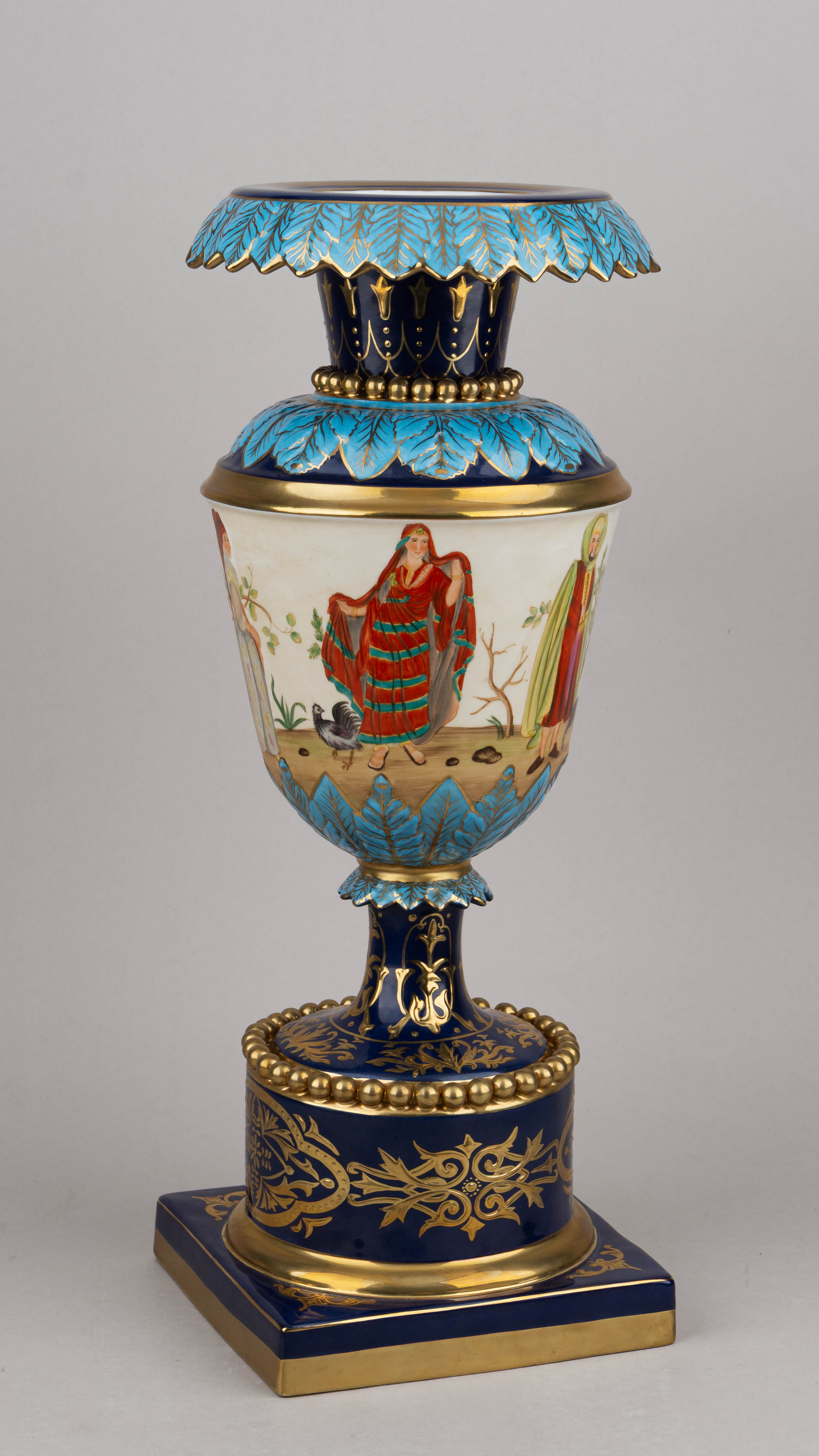 Ваза с росписью в восточном вкусе. Франция, XX век.