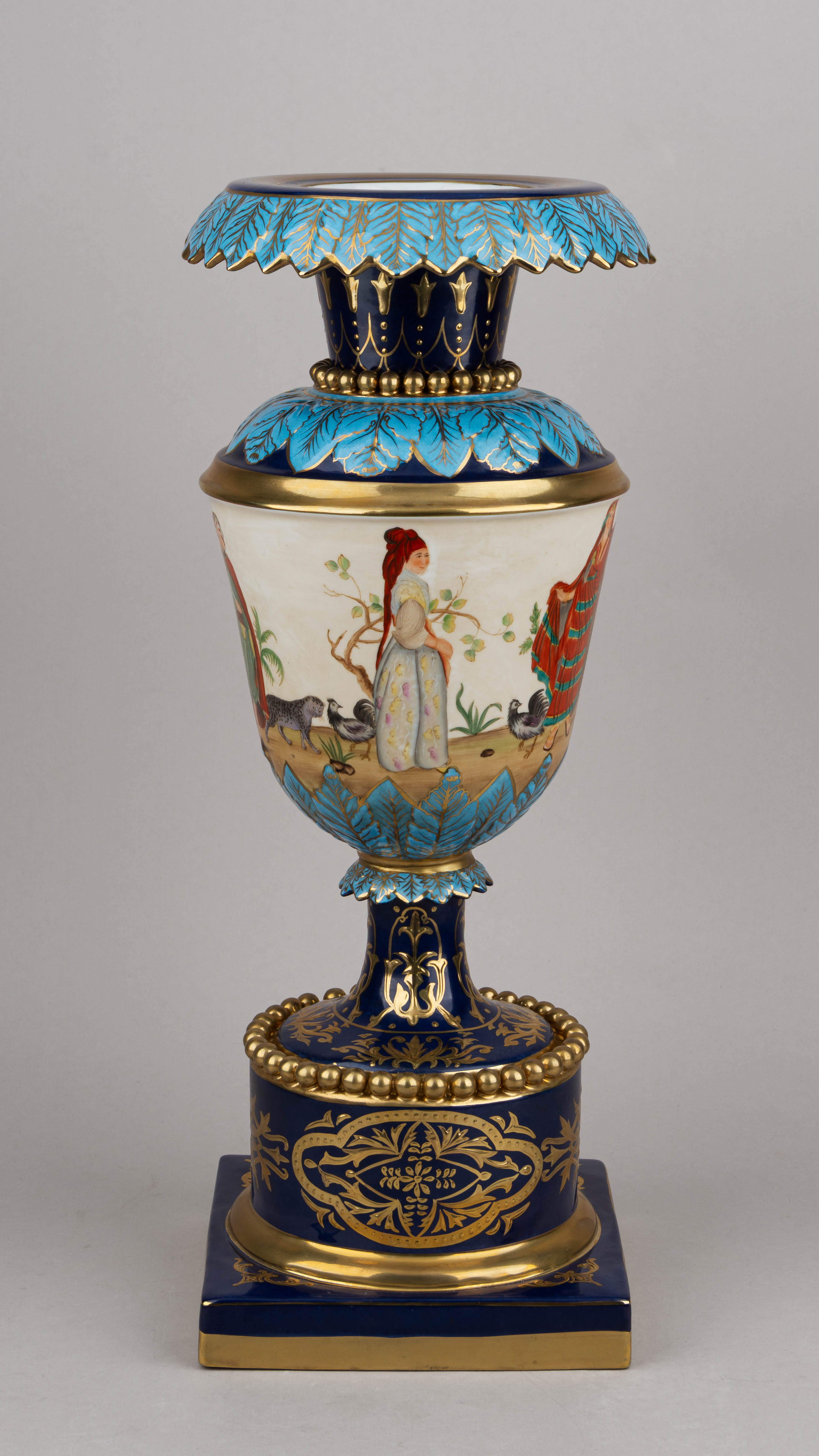 Ваза с росписью в восточном вкусе. Франция, XX век.