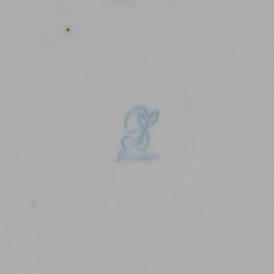 Две ажурных тарелки с изображением птиц и насекомых. Германия, Потсшаппель, начало ХХ в.