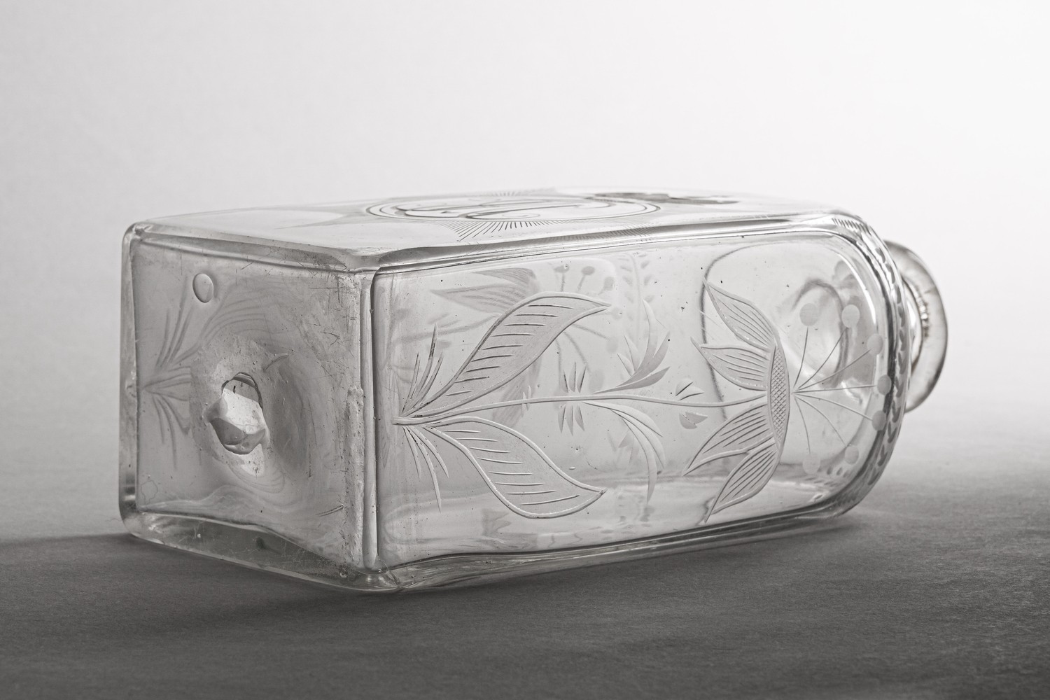 (С экспертизой) Штоф с вензелем Екатерины II. 
Россия, конец XVIII в.