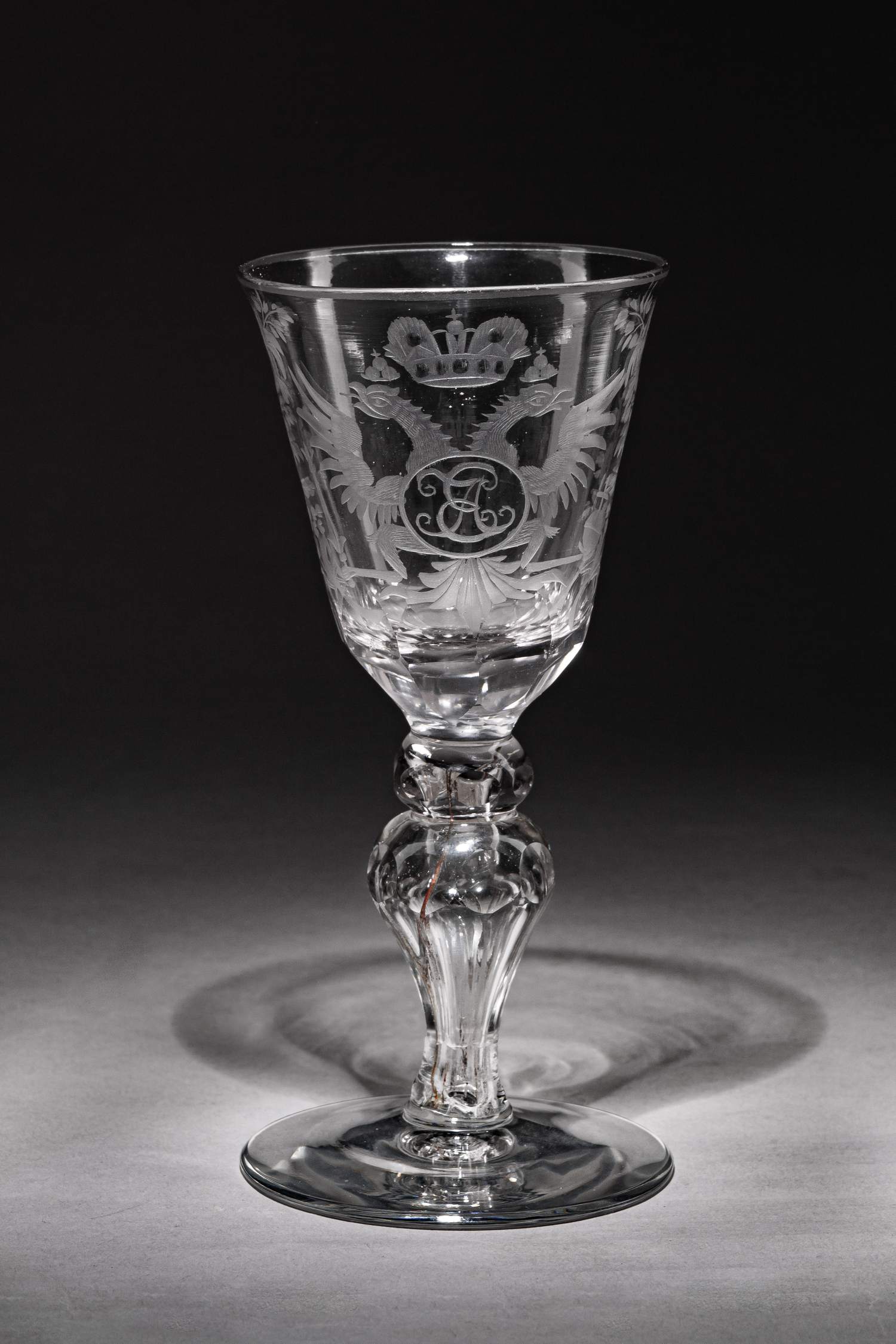 (С экспертизой) Кубок с вензелем императрицы Екатерины II. 
Россия, Петербургский стеклянный завод, 1770-1780-е годы.
