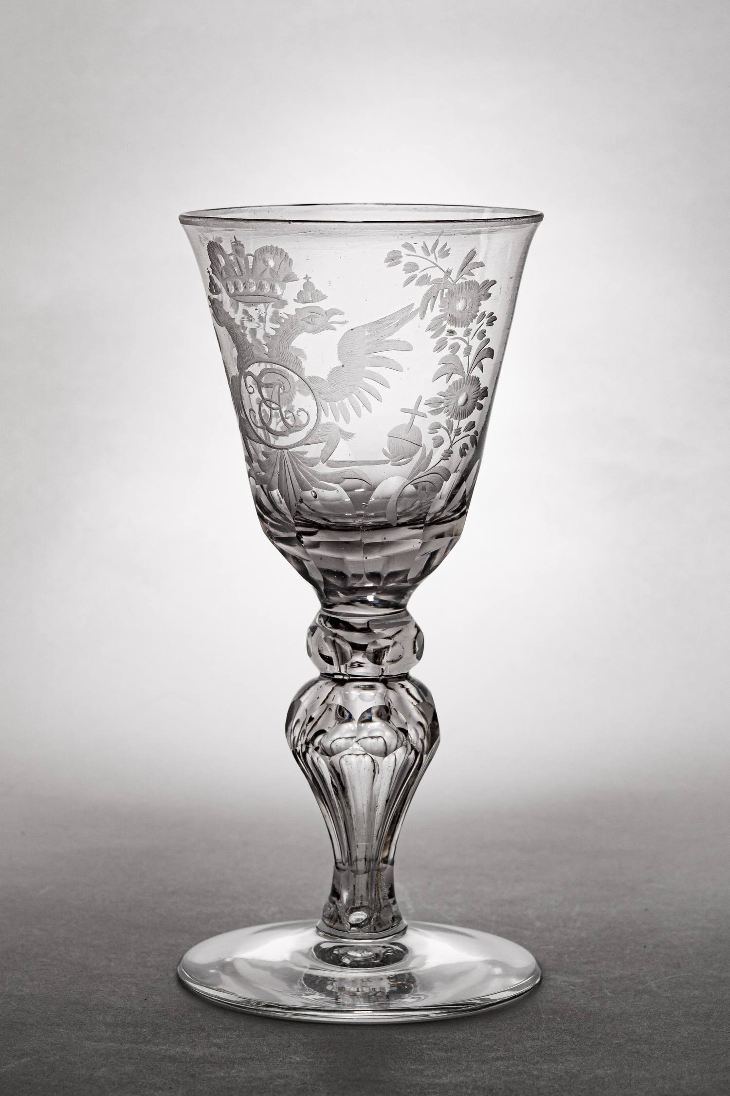 (С экспертизой) Кубок с вензелем императрицы Екатерины II. 
Россия, Петербургский стеклянный завод, 1770-1780-е годы.