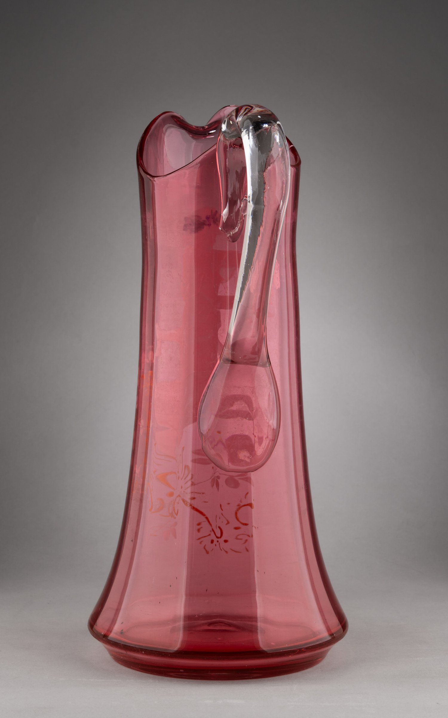 Кувшин с эмалевой миниатюрой «Вакханка». Конец XIX века.