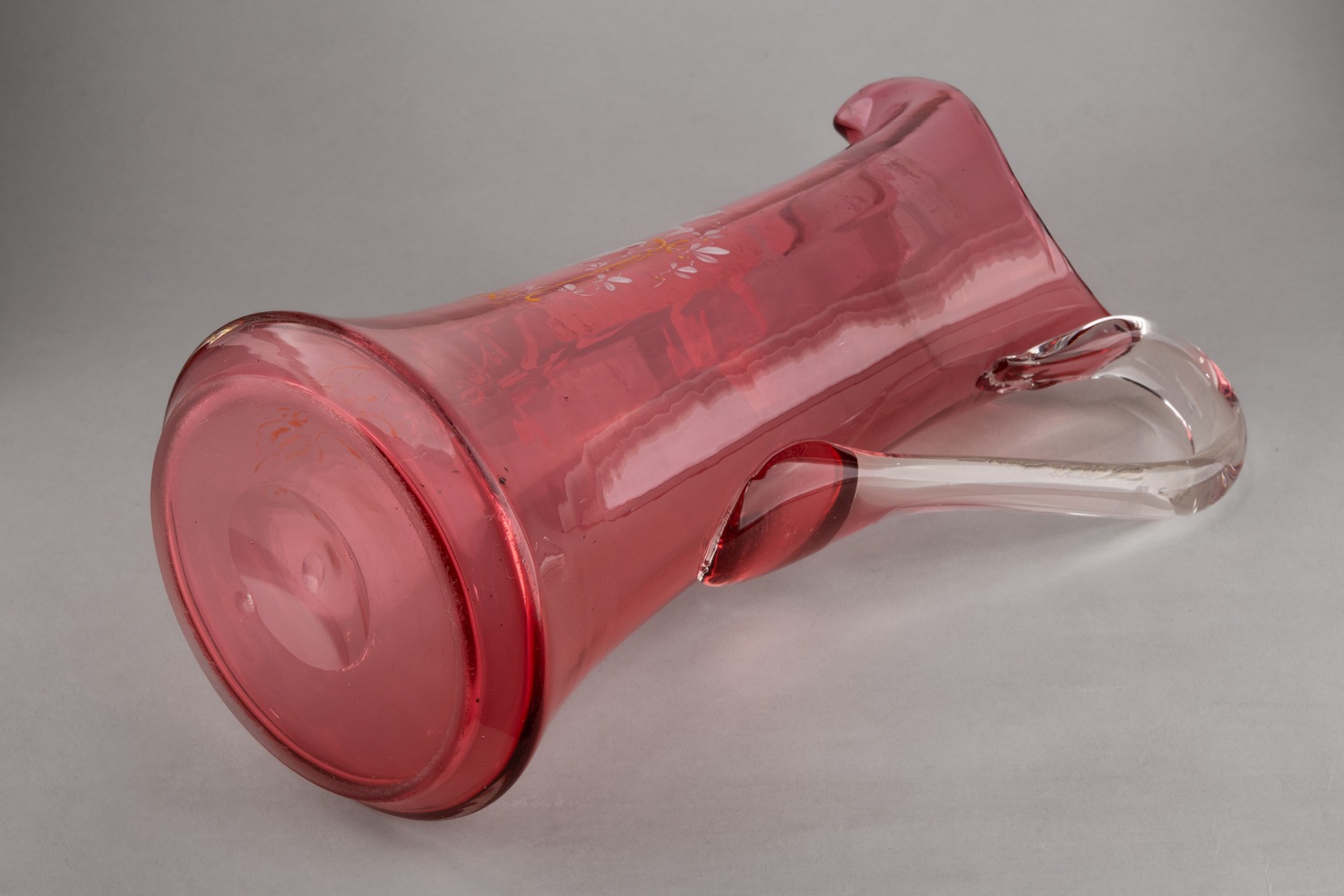 Кувшин с эмалевой миниатюрой «Вакханка». Конец XIX века.