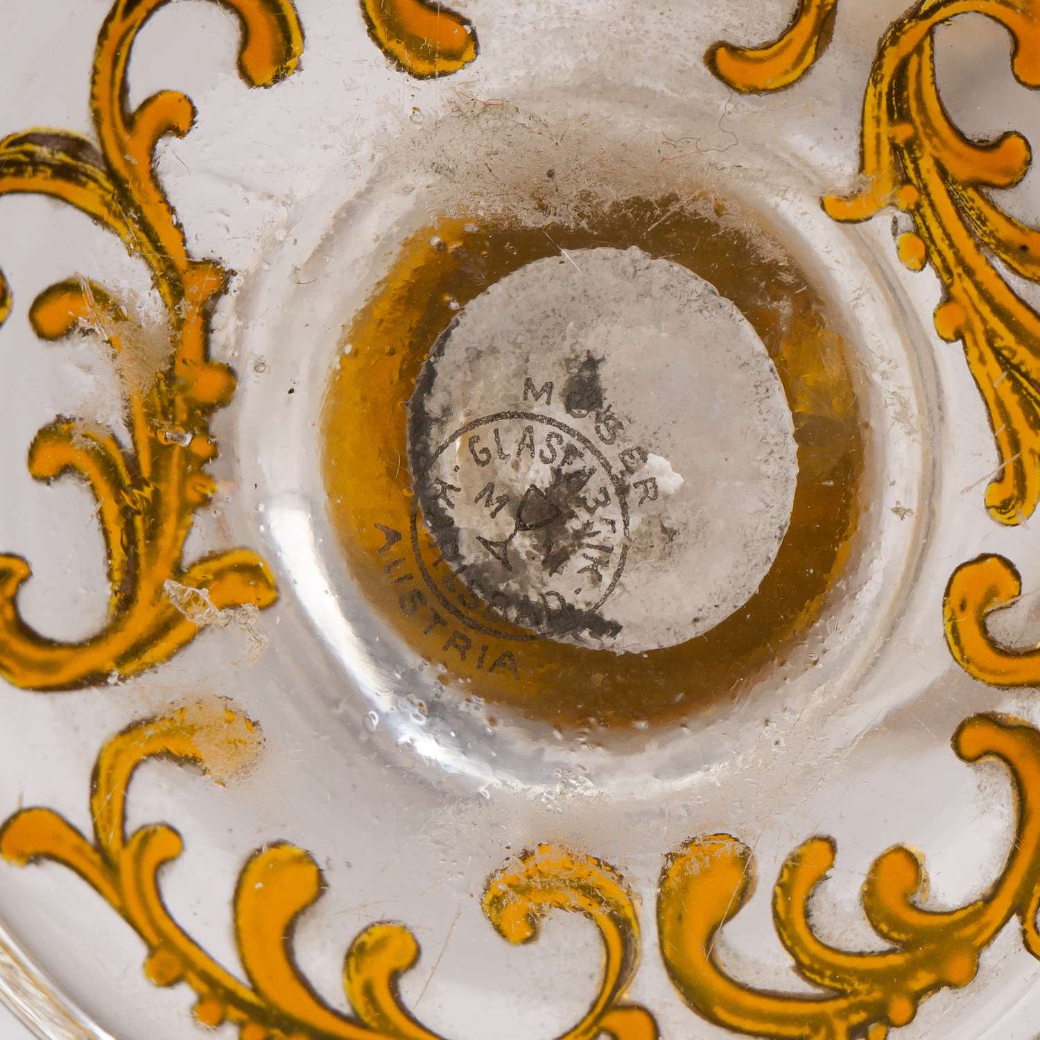 (Мозер) Два кубка для шампанского с росписью золотом и эмалью. 
Австрия, Карловы Вары, фабрика Мозер (Moser), 1895–1918 годы.