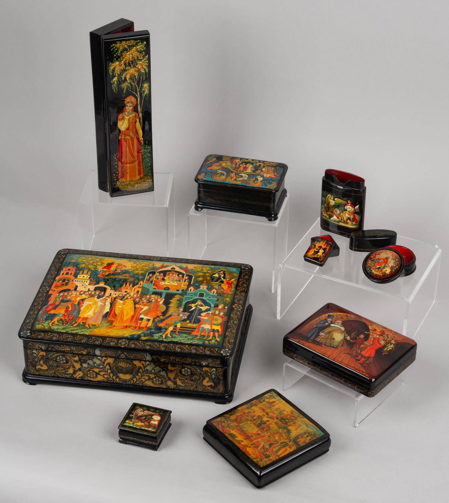 Собрание лаковой миниатюры. Восемь шкатулок и портсигар. СССР, Палех, Мстера, Холуй, Федоскино,1980-е-1990-е.