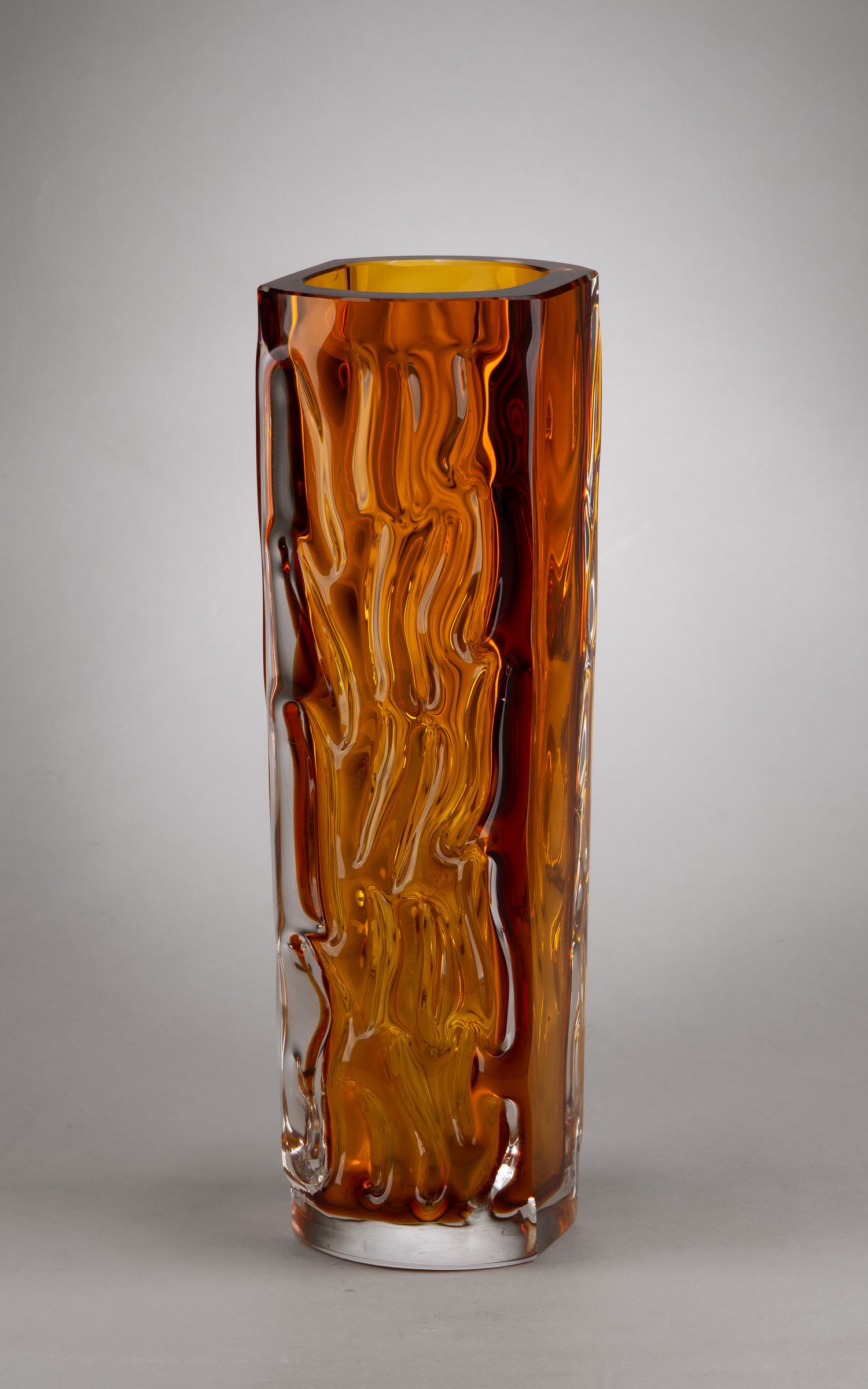 (ЛЗХИ) Ваза «Кора». СССР, Ленинградский завод художественного стекла, автор П.И. Зинченко, 1960-е -1970-е годы.