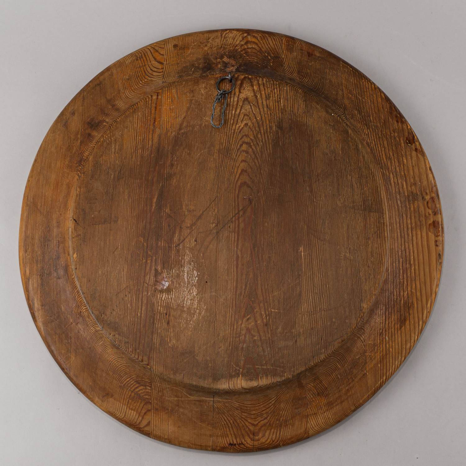 (С экспертизой) Панно с портретом Ленина «Ленин умер, но дело его живет». 
СССР, артели Сергиева Посада, рубеж 1920-1930-х годов.