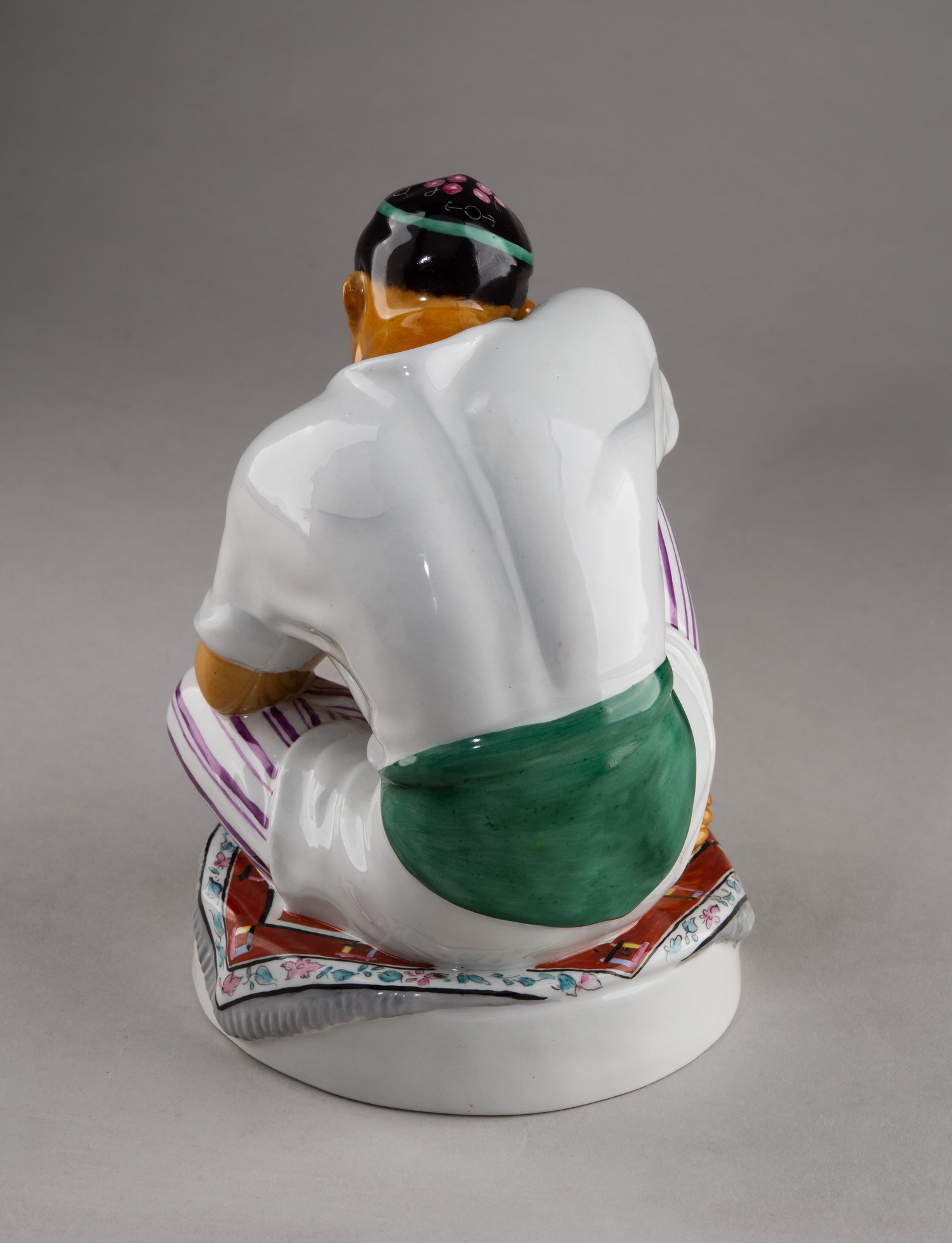 Скульптура «Пилав» («Узбек с пиалой»). Россия, скульптор А.В. Яковлев (модель 1929 г.), конец XX века.