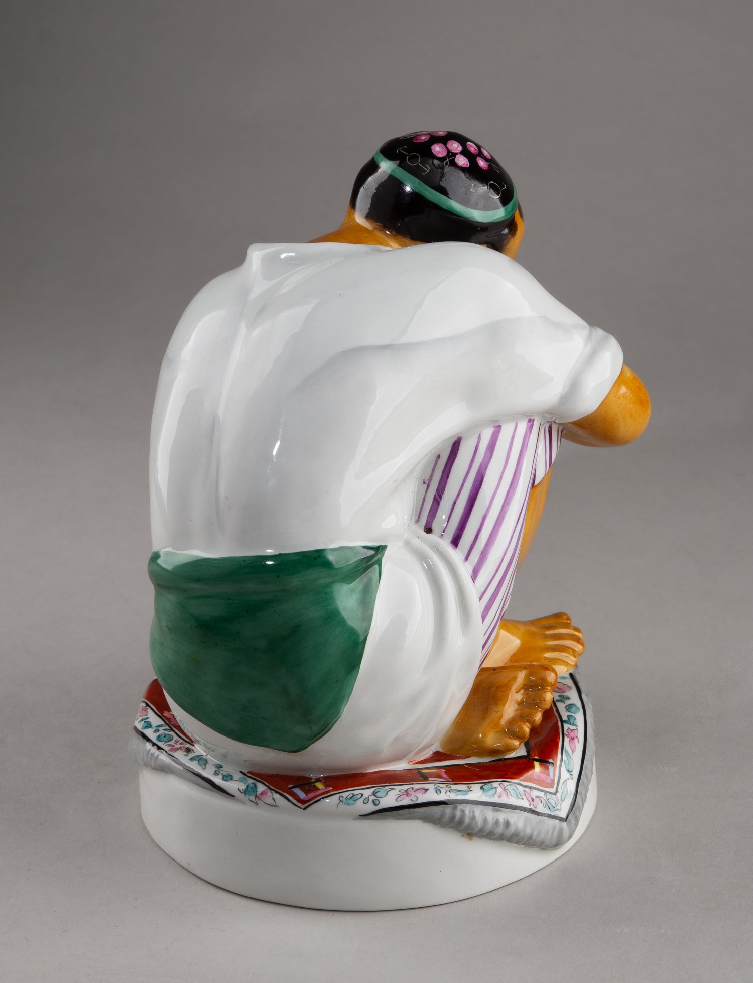 Скульптура «Пилав» («Узбек с пиалой»). Россия, скульптор А.В. Яковлев (модель 1929 г.), конец XX века.