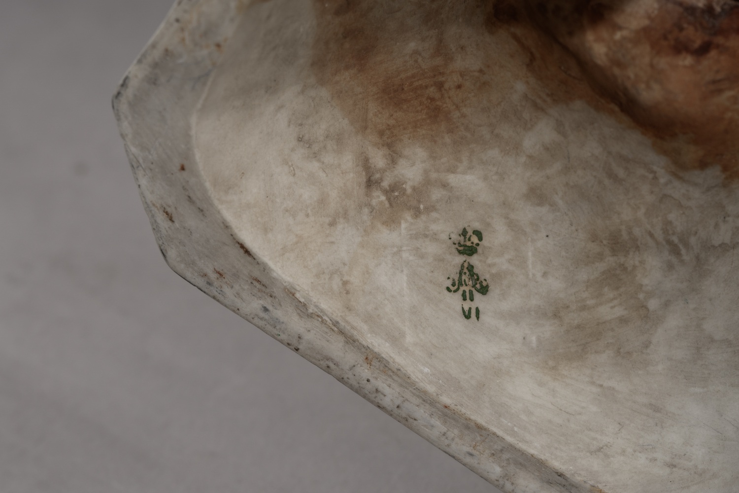 (В собрании ГИМ. Шпис) Бюст девочки-ангела. Россия, Императорский фарфоровый завод, автор модели А.К. Шпис, 1870-е годы.