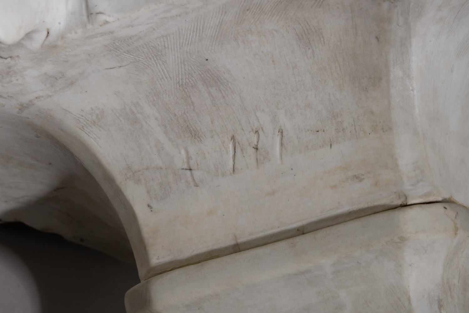 (В собрании ГИМ. Шпис) Бюст девочки-ангела. Россия, Императорский фарфоровый завод, автор модели А.К. Шпис, 1870-е годы.