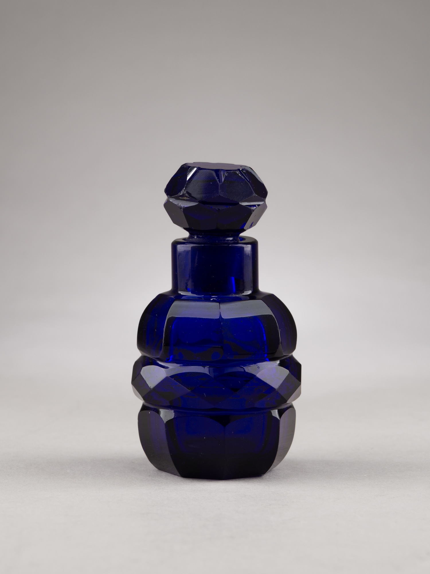 Флакончик кобальтового стекла. 
Россия, Никольско-Бахметевский завод, 1830-1850-е годы.