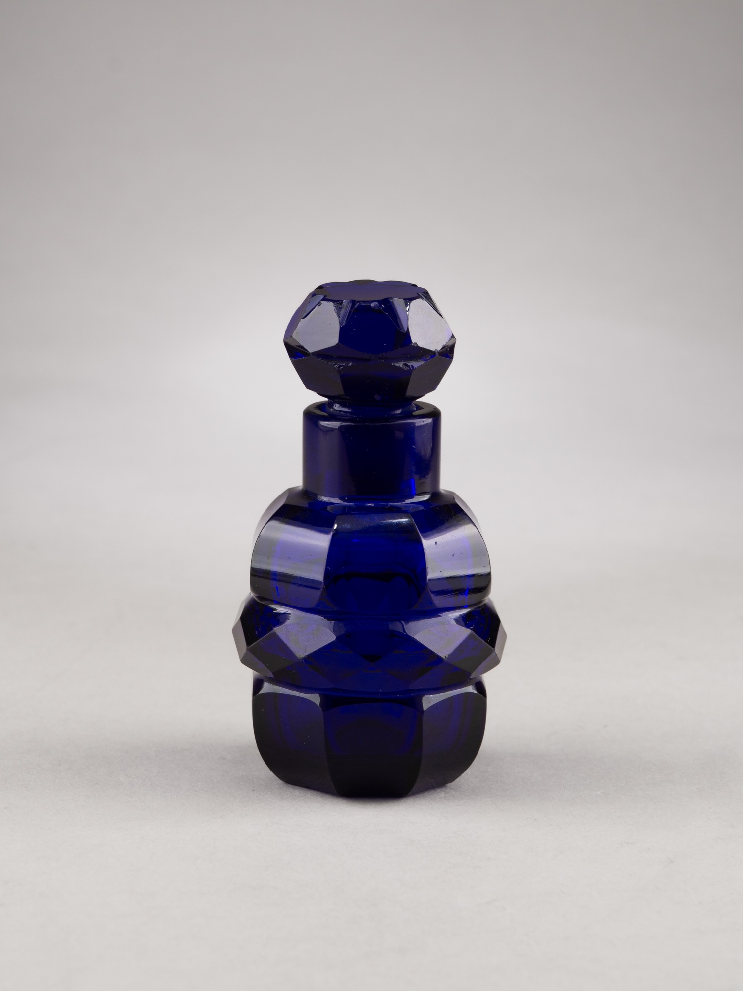 Флакончик кобальтового стекла. 
Россия, Никольско-Бахметевский завод, 1830-1850-е годы.