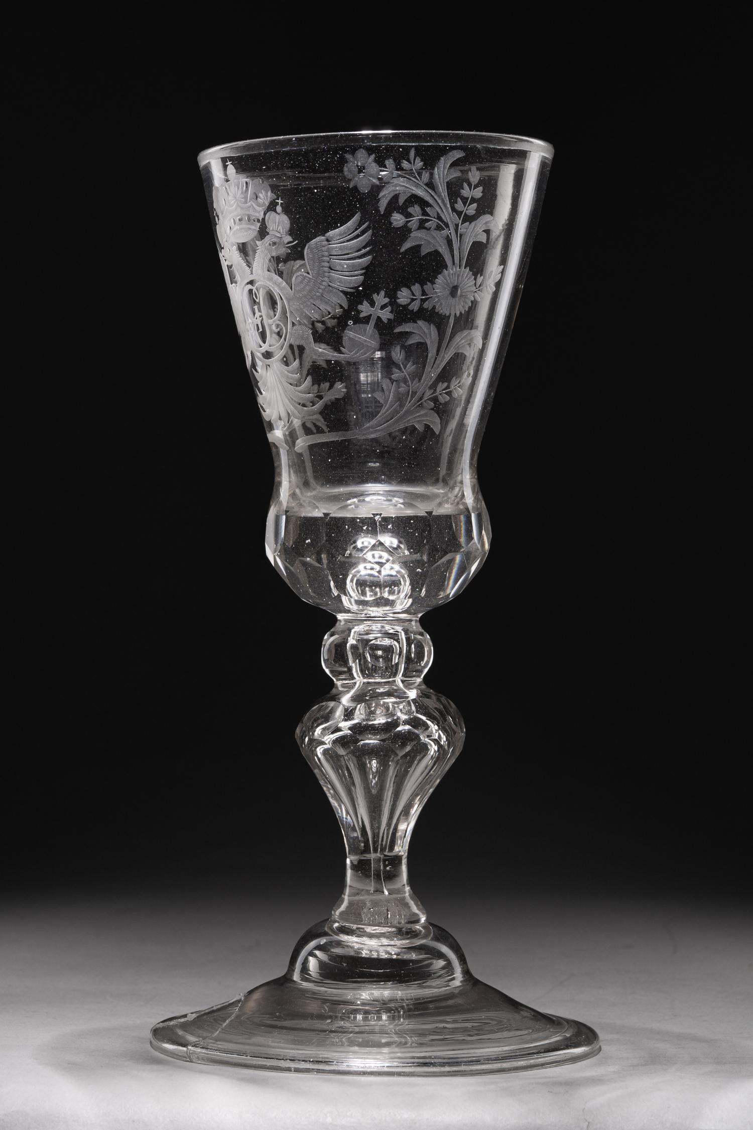 Кубок с вензелем императрицы Елизаветы Петровны.
Россия, Петербургский стеклянный завод , 1741-1761 годы.