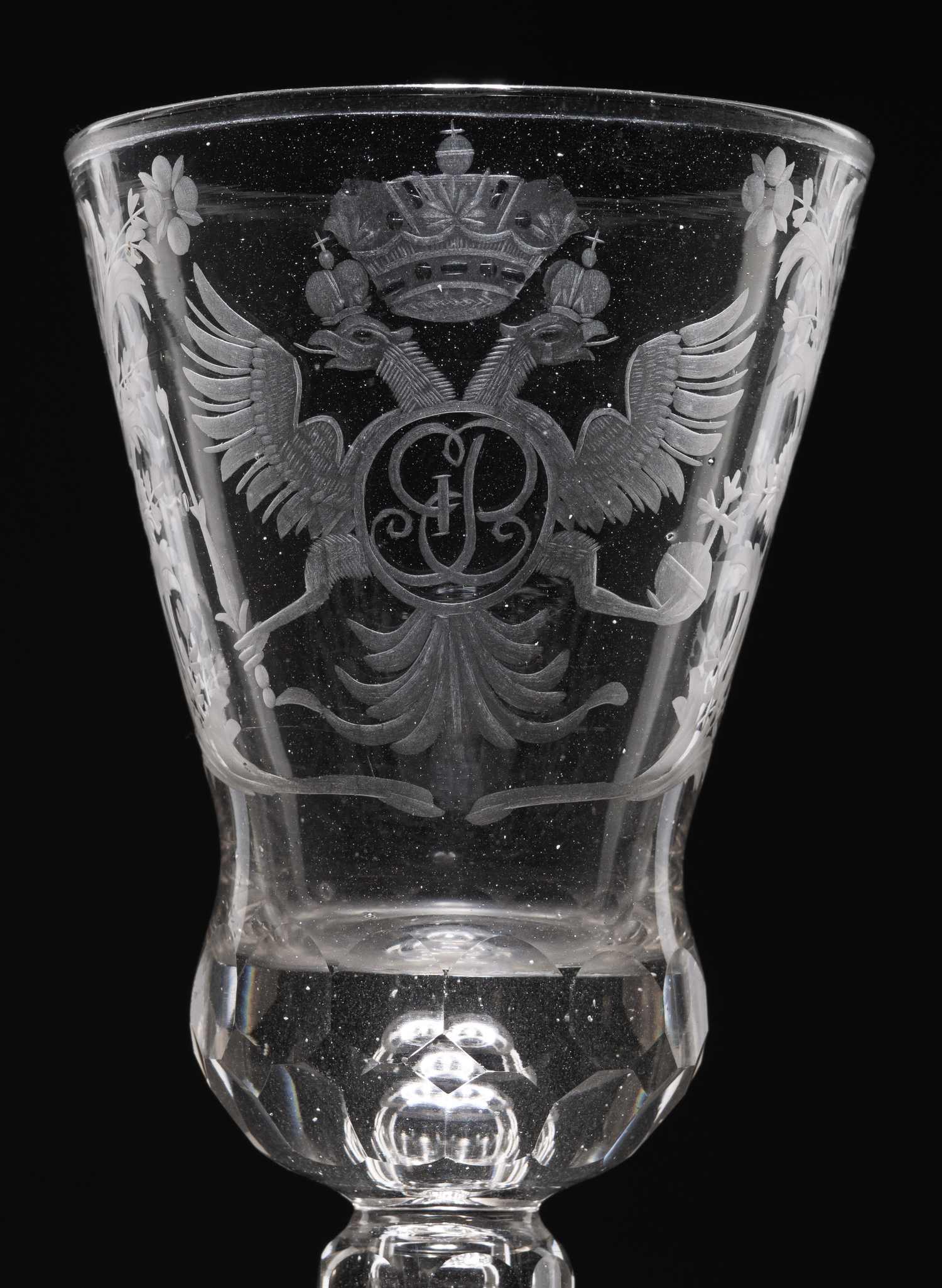 Кубок с вензелем императрицы Елизаветы Петровны.
Россия, Петербургский стеклянный завод , 1741-1761 годы.