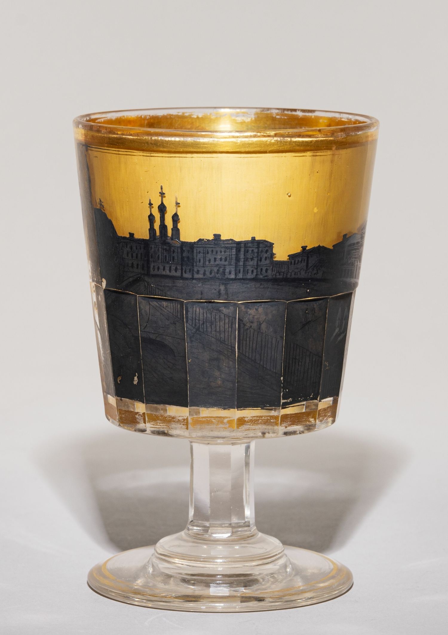 (Редкость. Санкт-Петербург. ИСЗ) Бокал с изображением панорамного вида Санкт-Петербурга.
Россия, Императорский стеклянный завод, 1830-е – 1840-е годы.