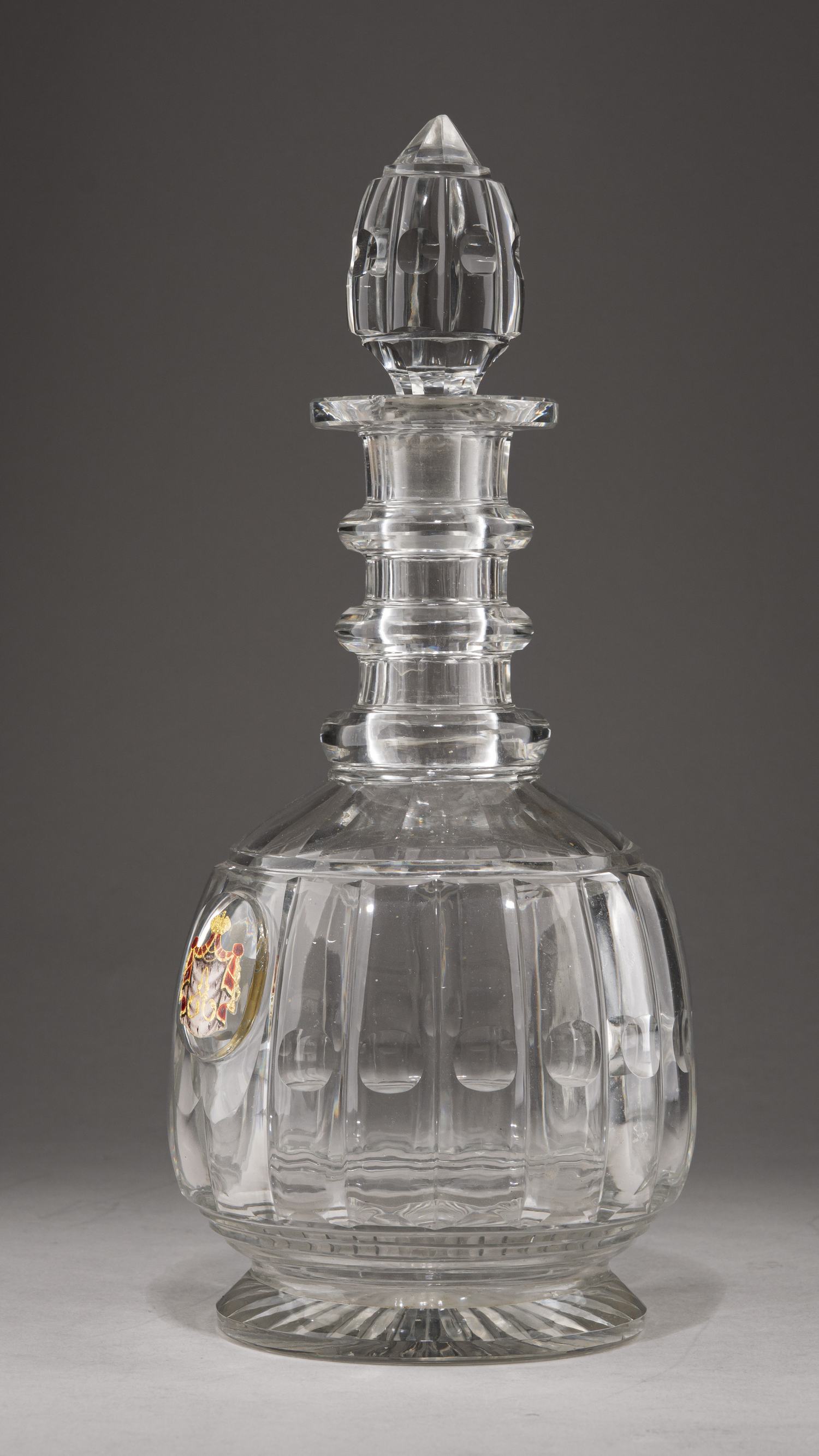 (ИСЗ) Графин из «Банкетного» сервиза цесаревича Александра Николаевича (будущего императора Александра II) Россия, Императорский стеклянный завод, 1841–1850 годы.