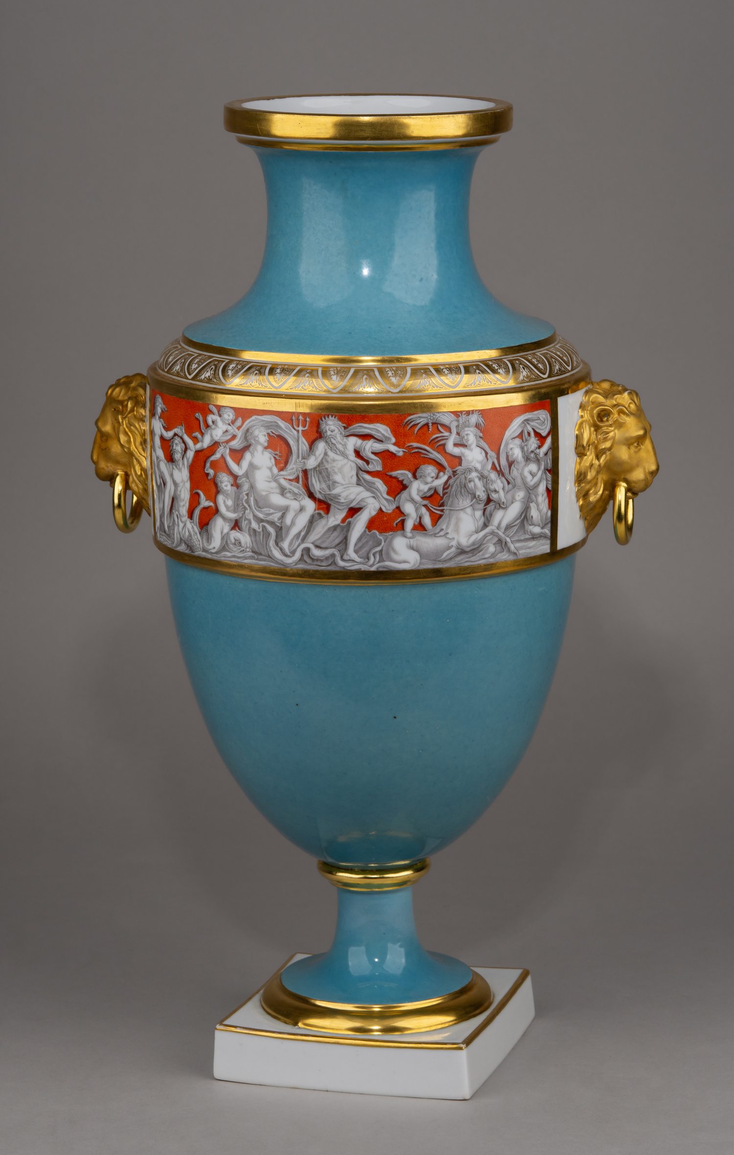 (ИФЗ. Две экспертизы) Ваза с фризом в античном вкусе.
Россия, Санкт-Петербург, Императорский фарфоровый завод, по модели А.К. Шписа. 1870-е годы.